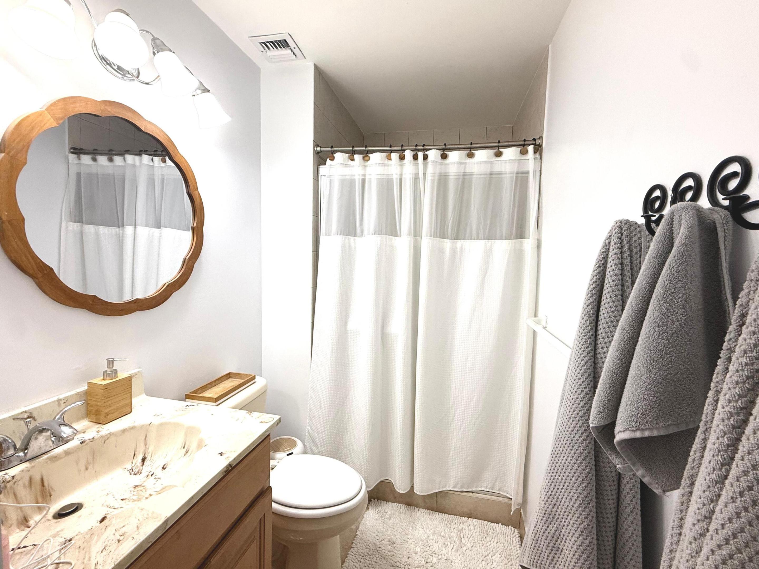 KINGS POINT 4 - Residential Lease