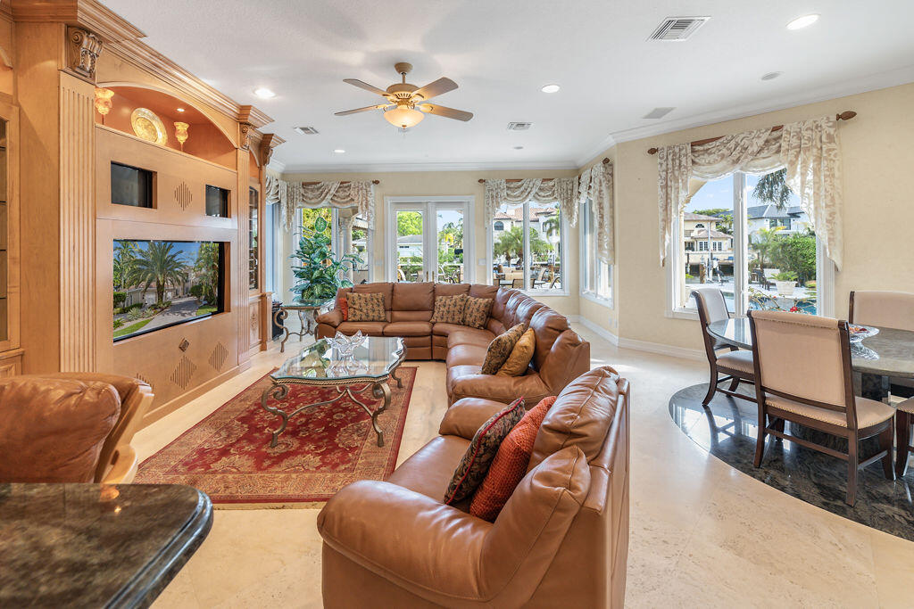 SEVEN ISLES - Residential