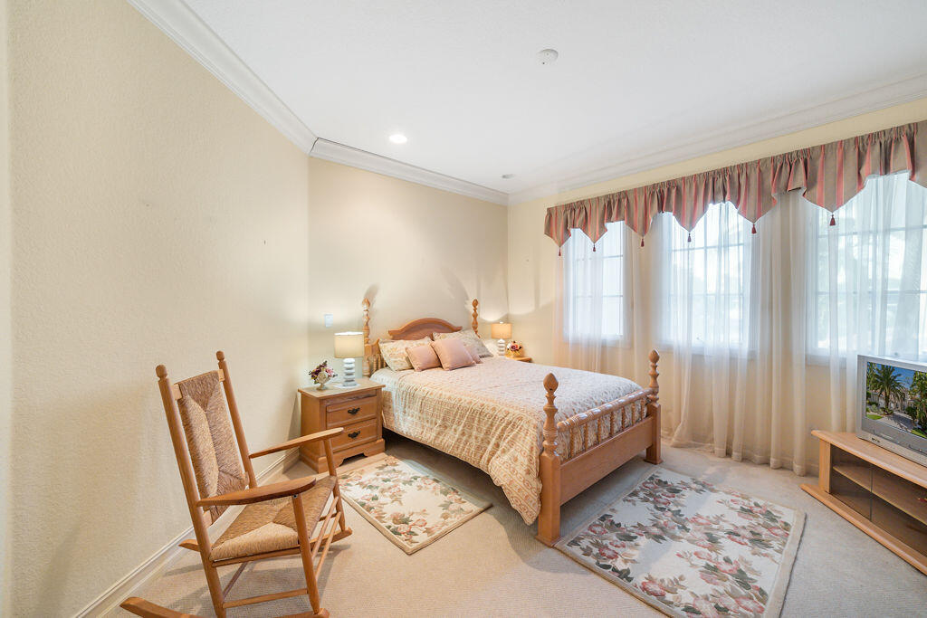 SEVEN ISLES - Residential