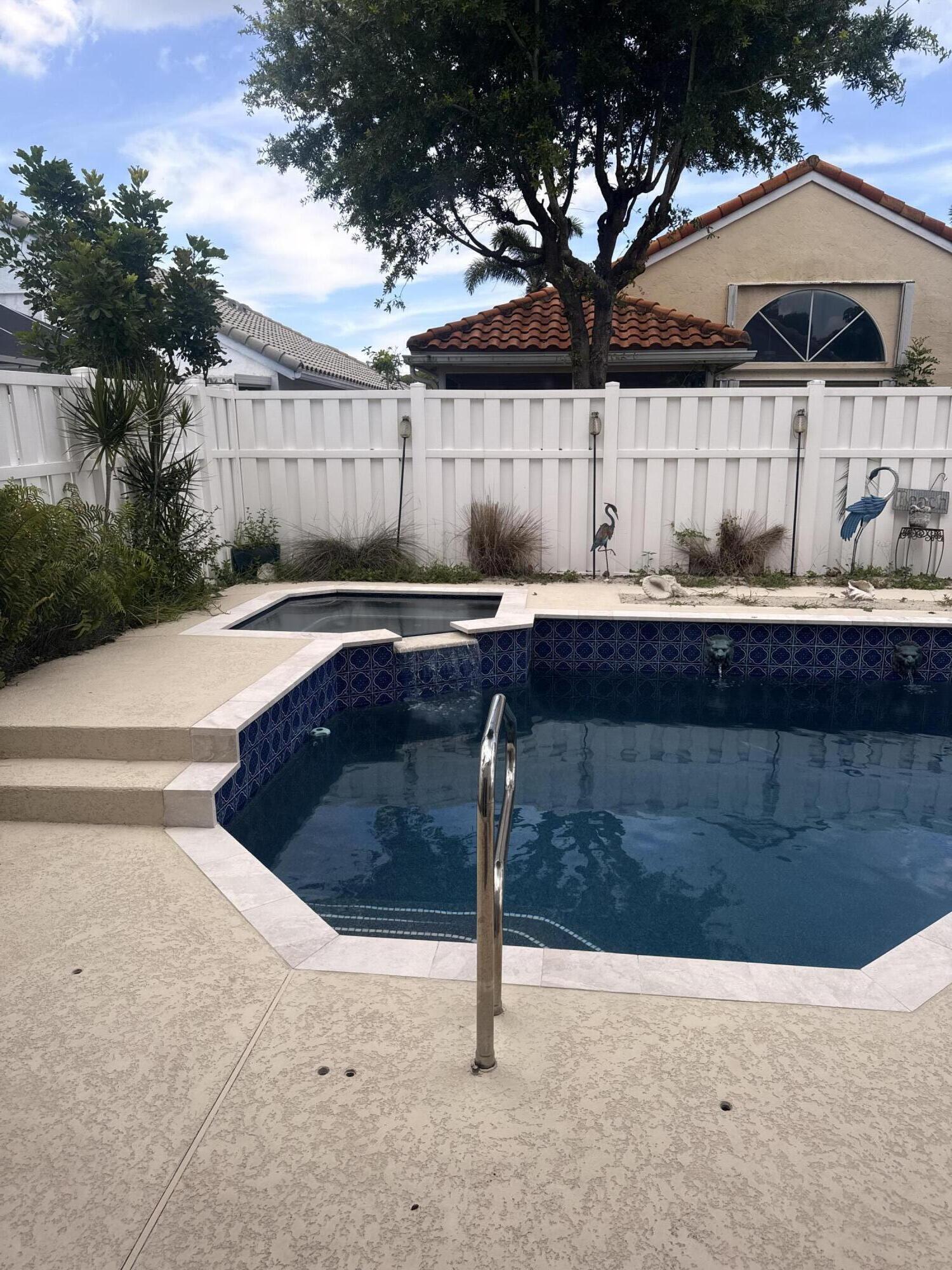 LAKE CHARLESTON - Residential