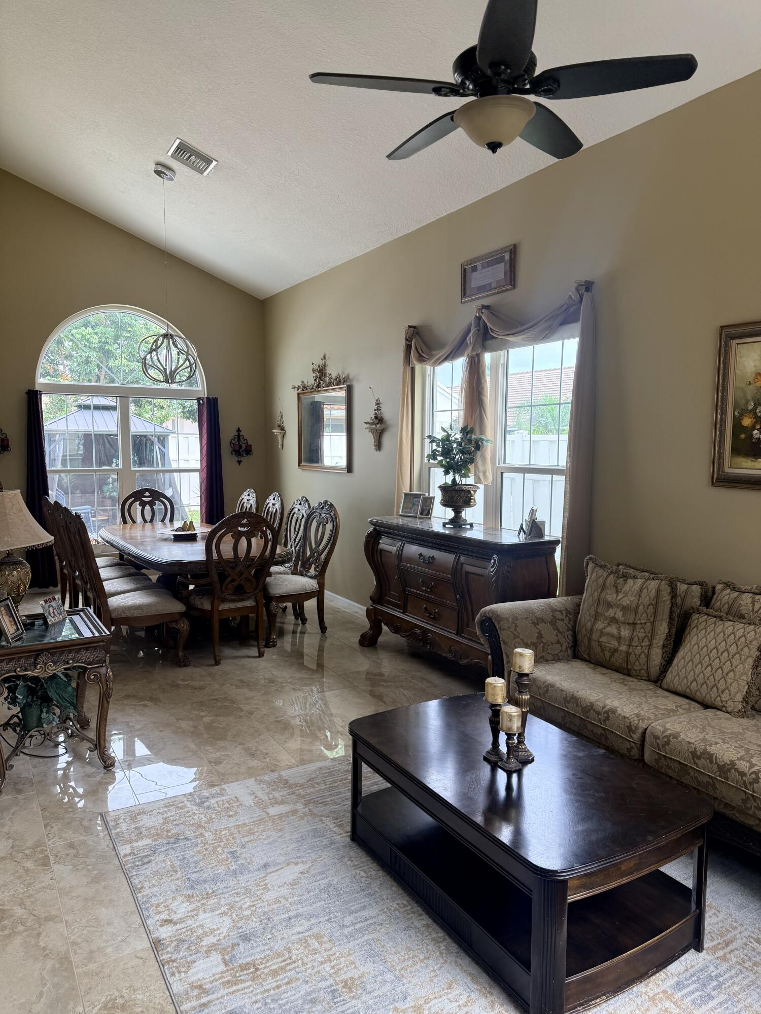 LAKE CHARLESTON - Residential
