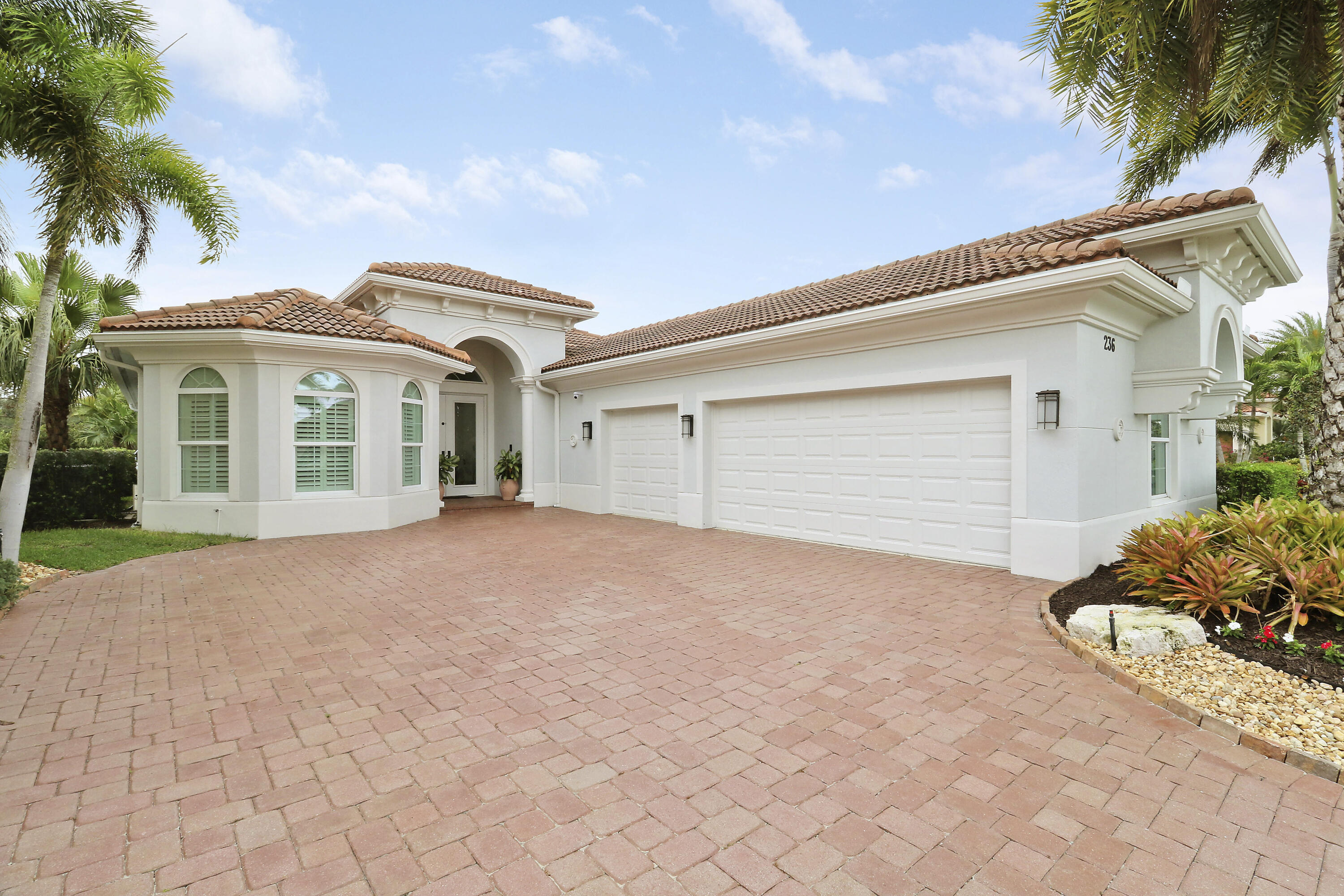JUPITER COUNTRY CLUB POD E - Residential Lease