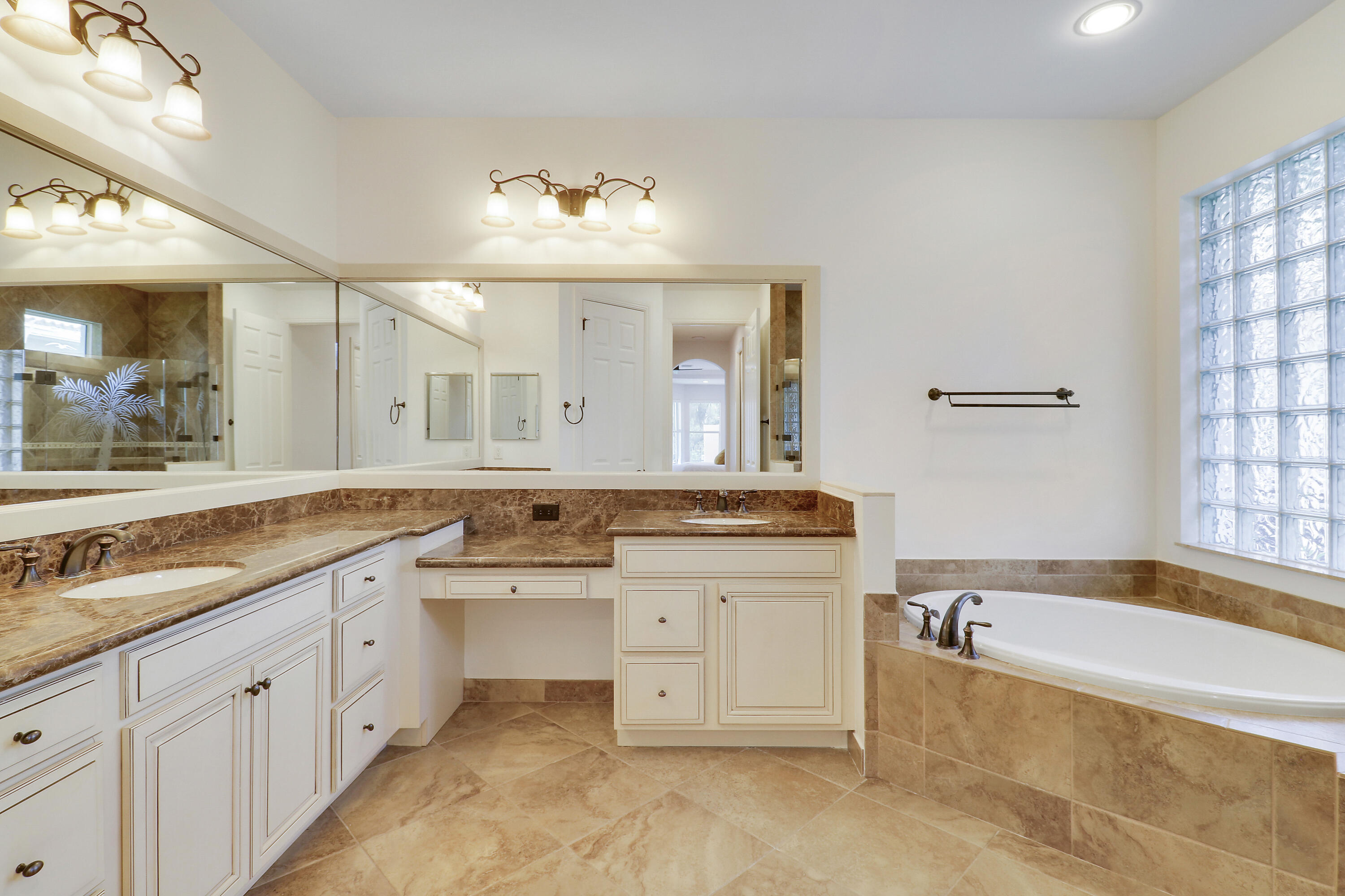 JUPITER COUNTRY CLUB POD E - Residential Lease