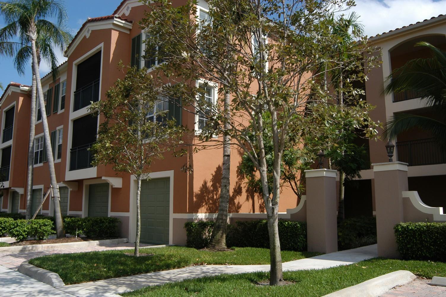 ST ANDREWS AT POLO CLUB CONDO - Residential