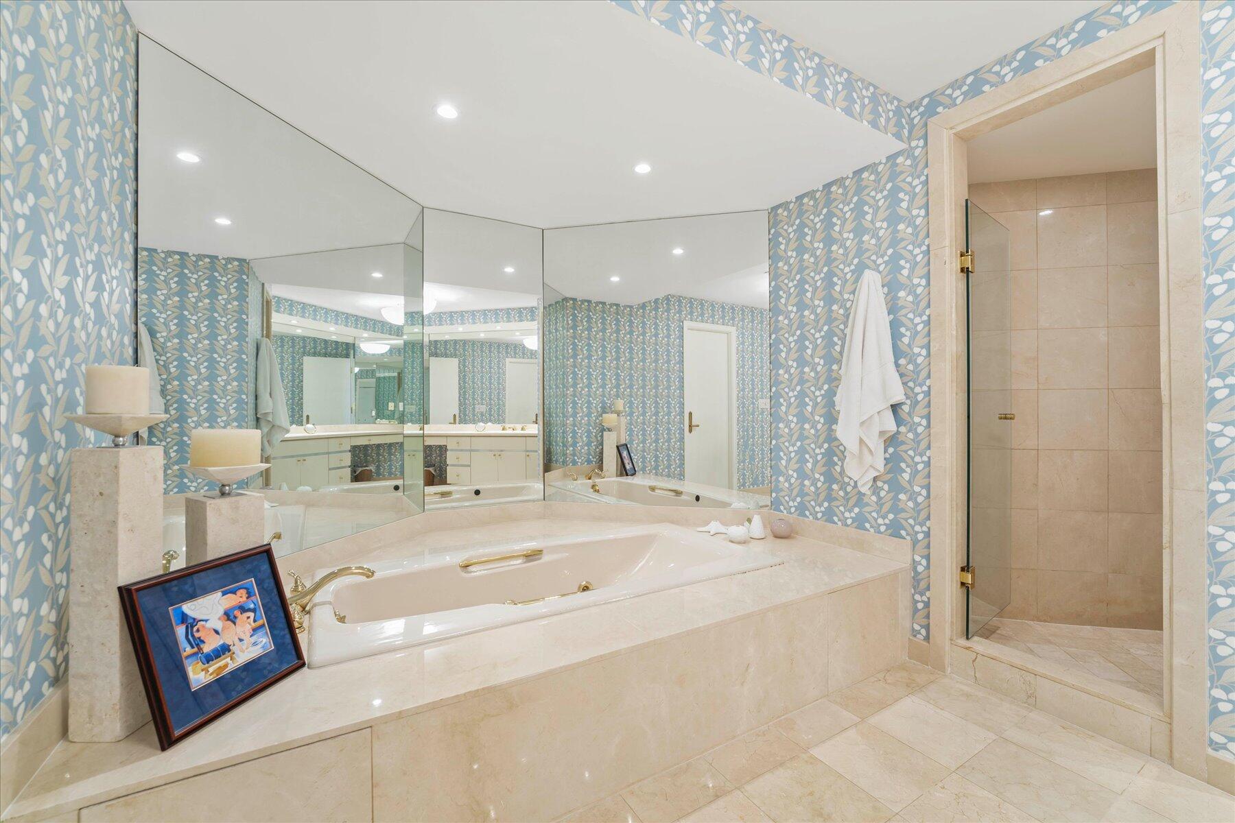 TWENTY SEVEN SEVENTY SOUTH OCEAN BLVD - Residential