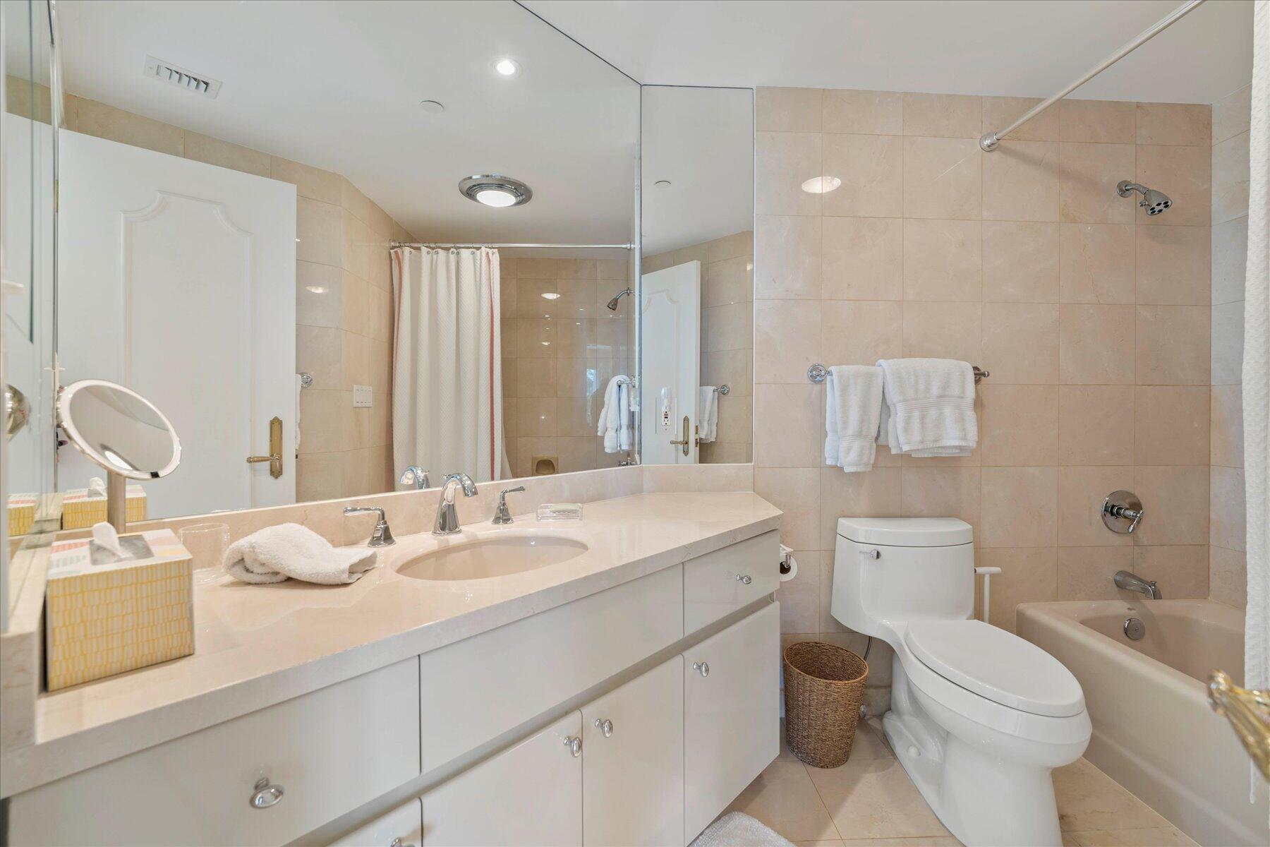 TWENTY SEVEN SEVENTY SOUTH OCEAN BLVD - Residential