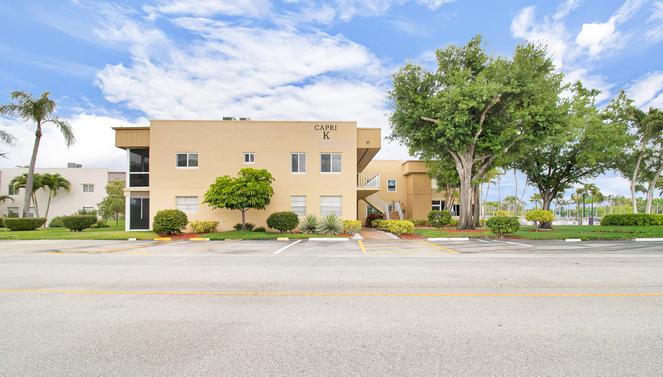 KINGS POINT CAPRI CONDOS - Residential