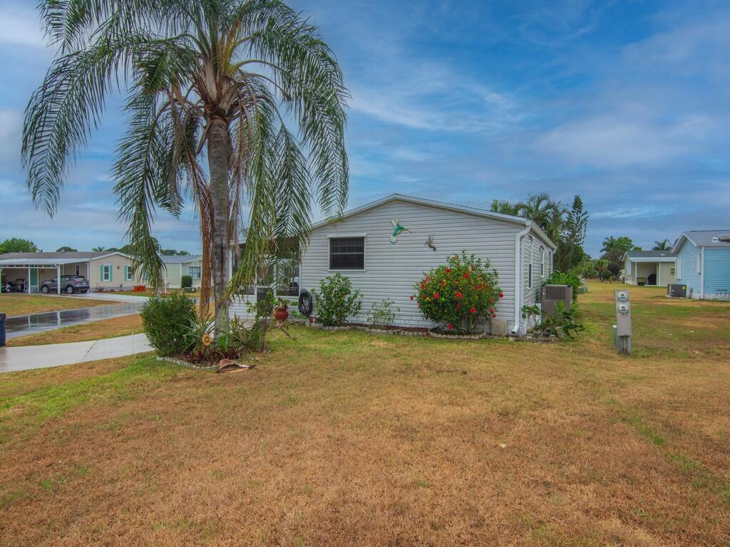 TROPICAL ISLES - Residential