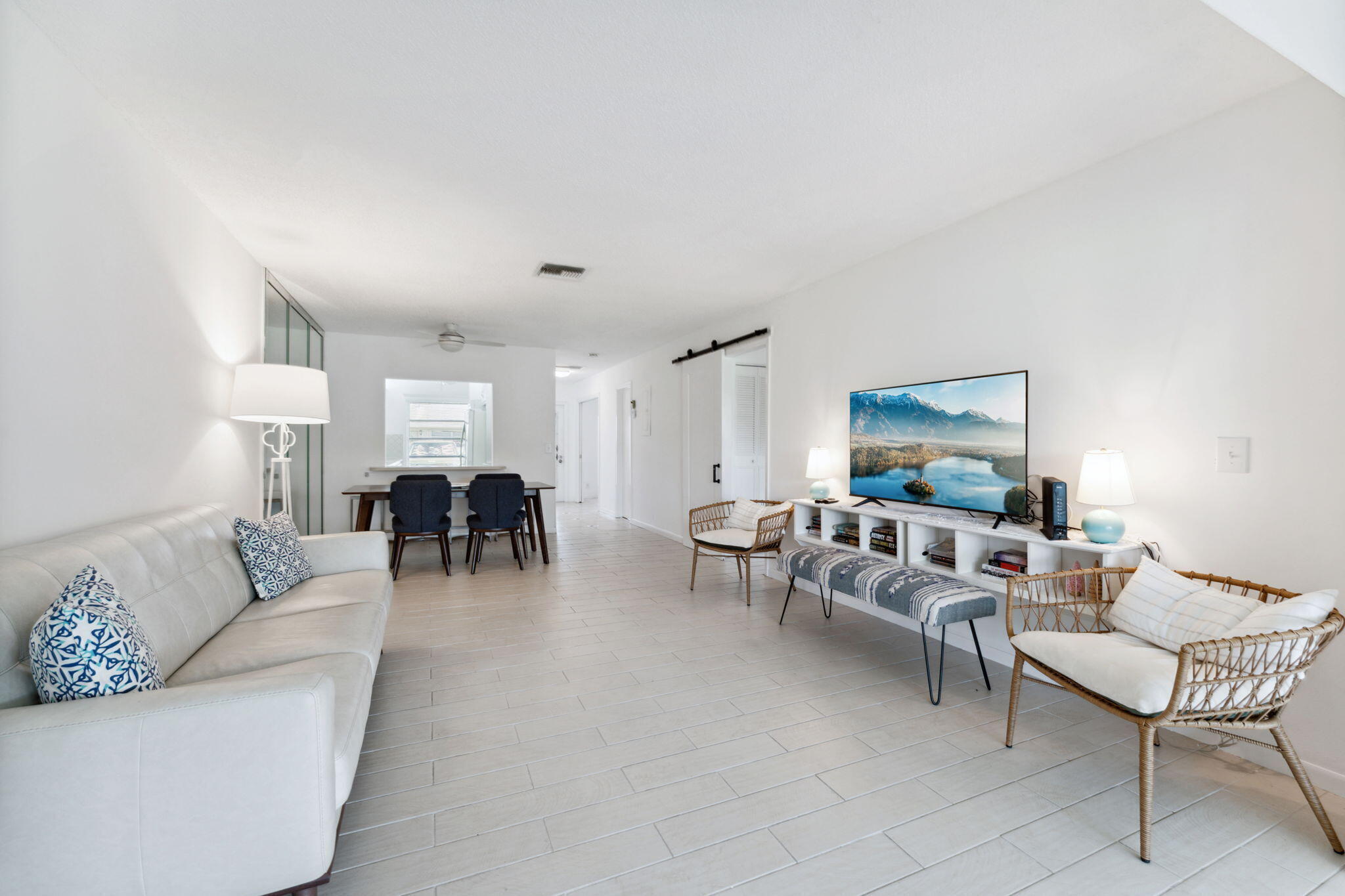 PINES OF DELRAY CONDO - Residential Lease