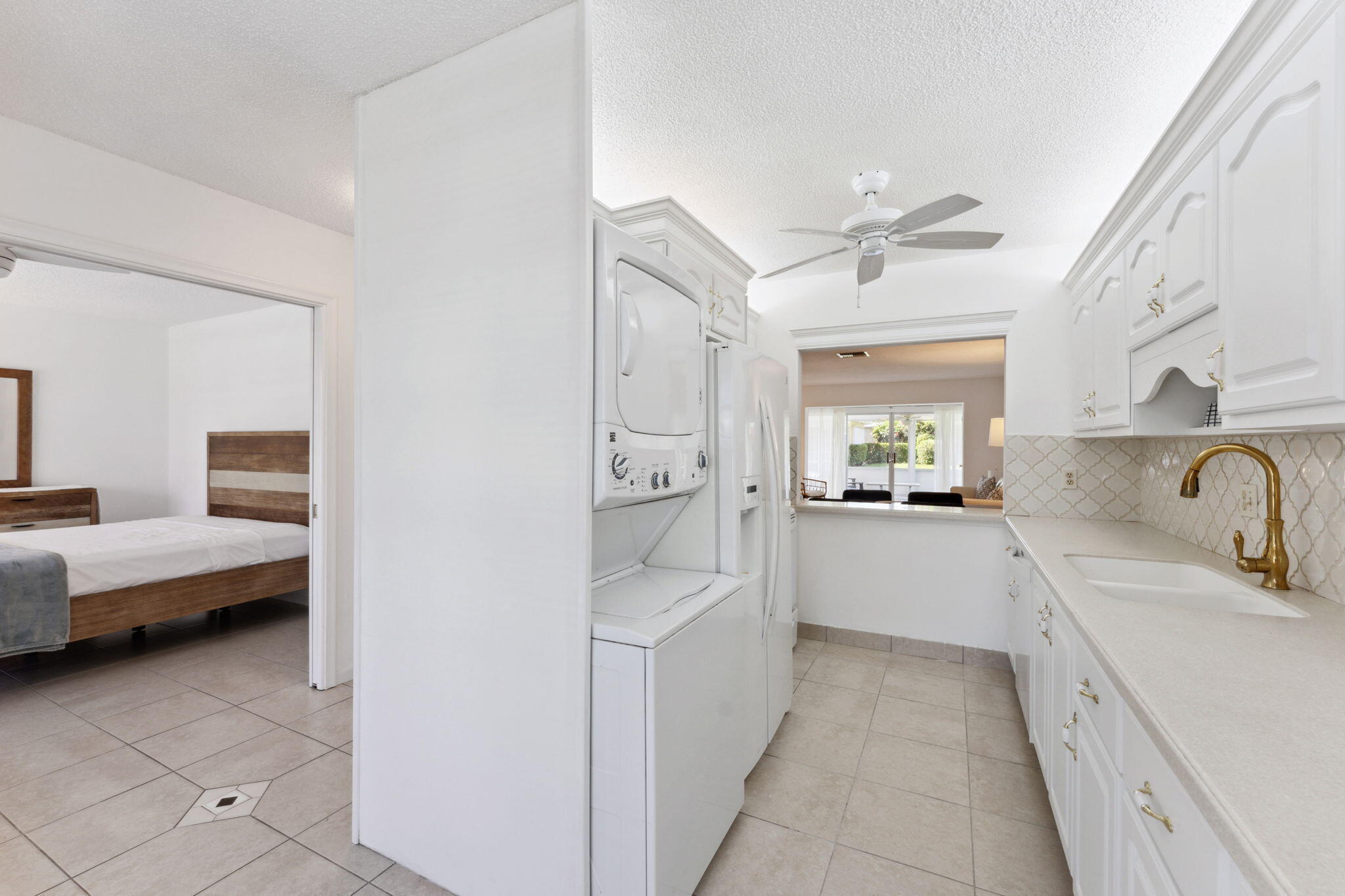 PINES OF DELRAY CONDO - Residential Lease