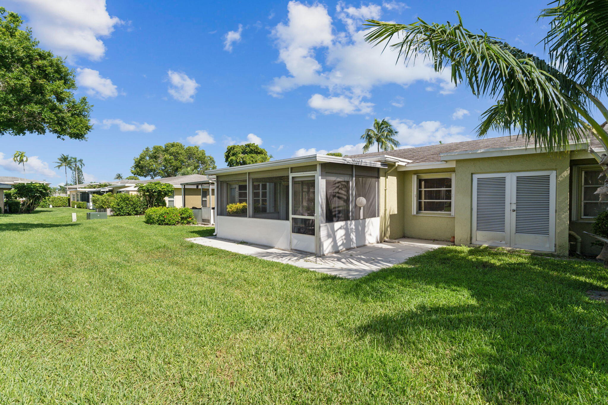 PINES OF DELRAY CONDO - Residential Lease
