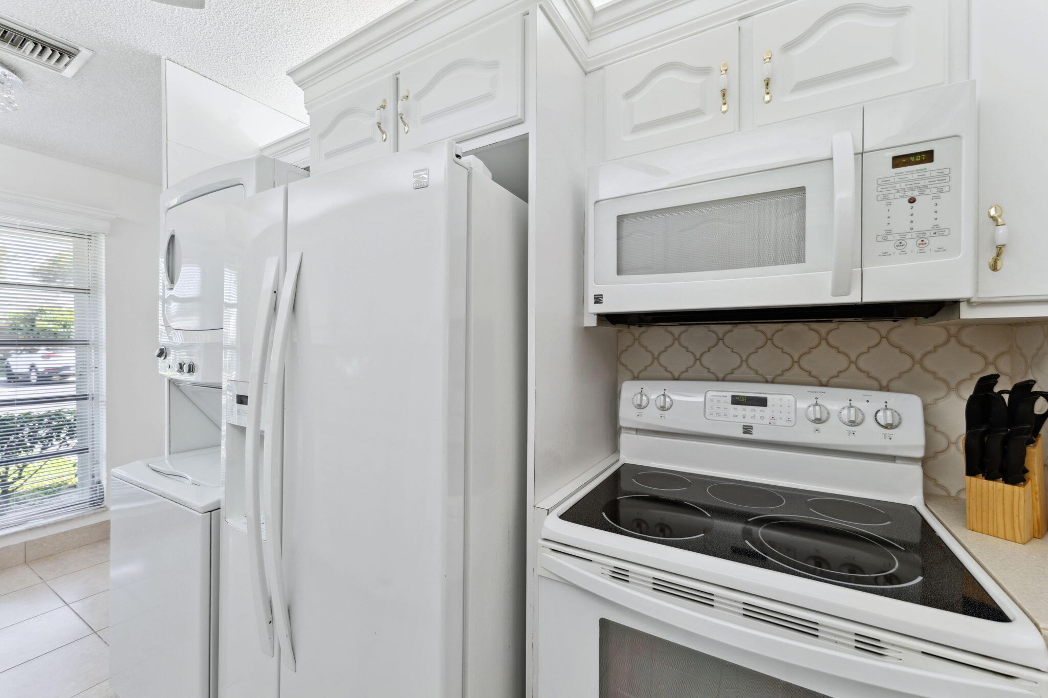 PINES OF DELRAY CONDO - Residential Lease