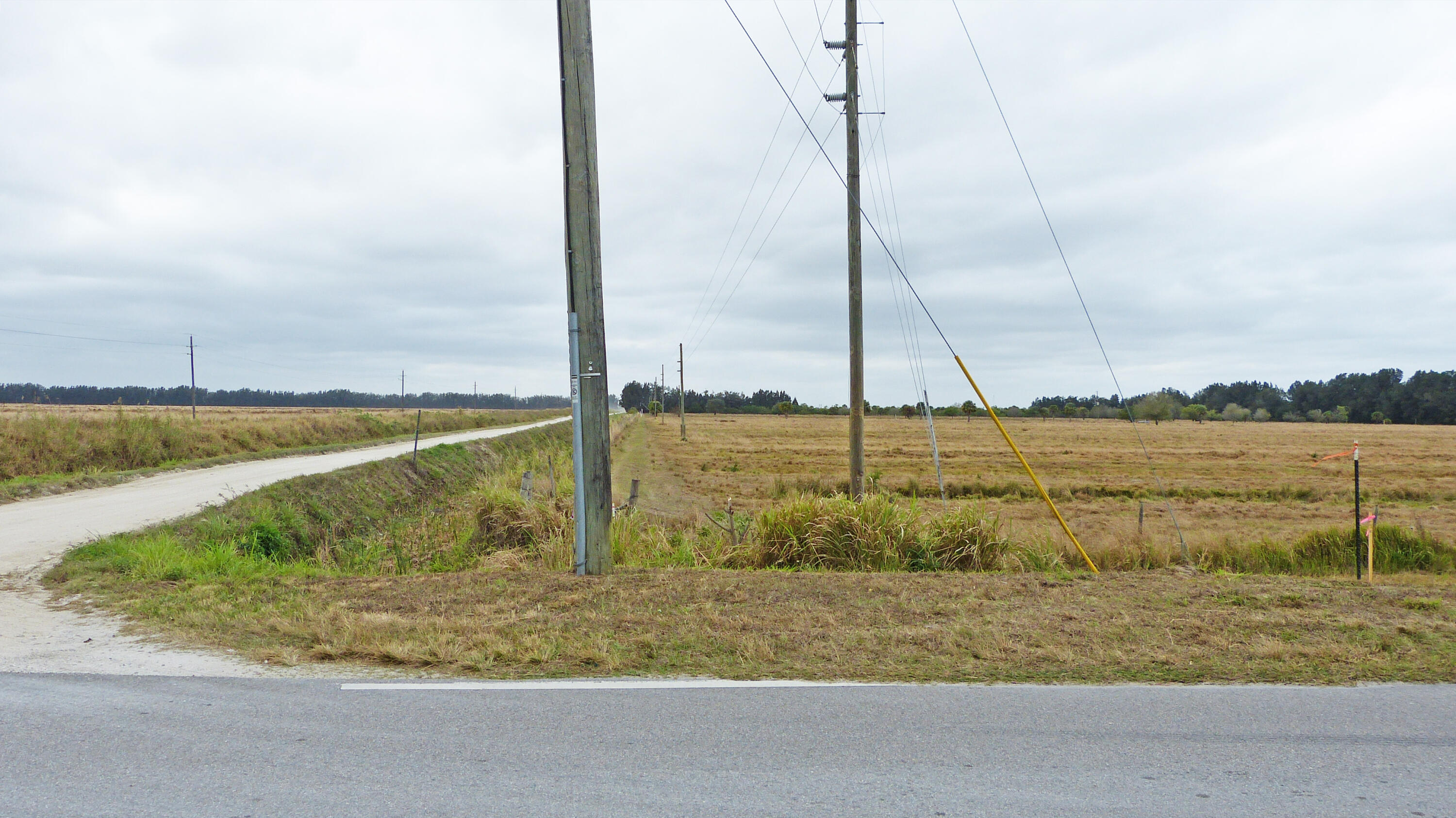 Kelly Header Canal - Land