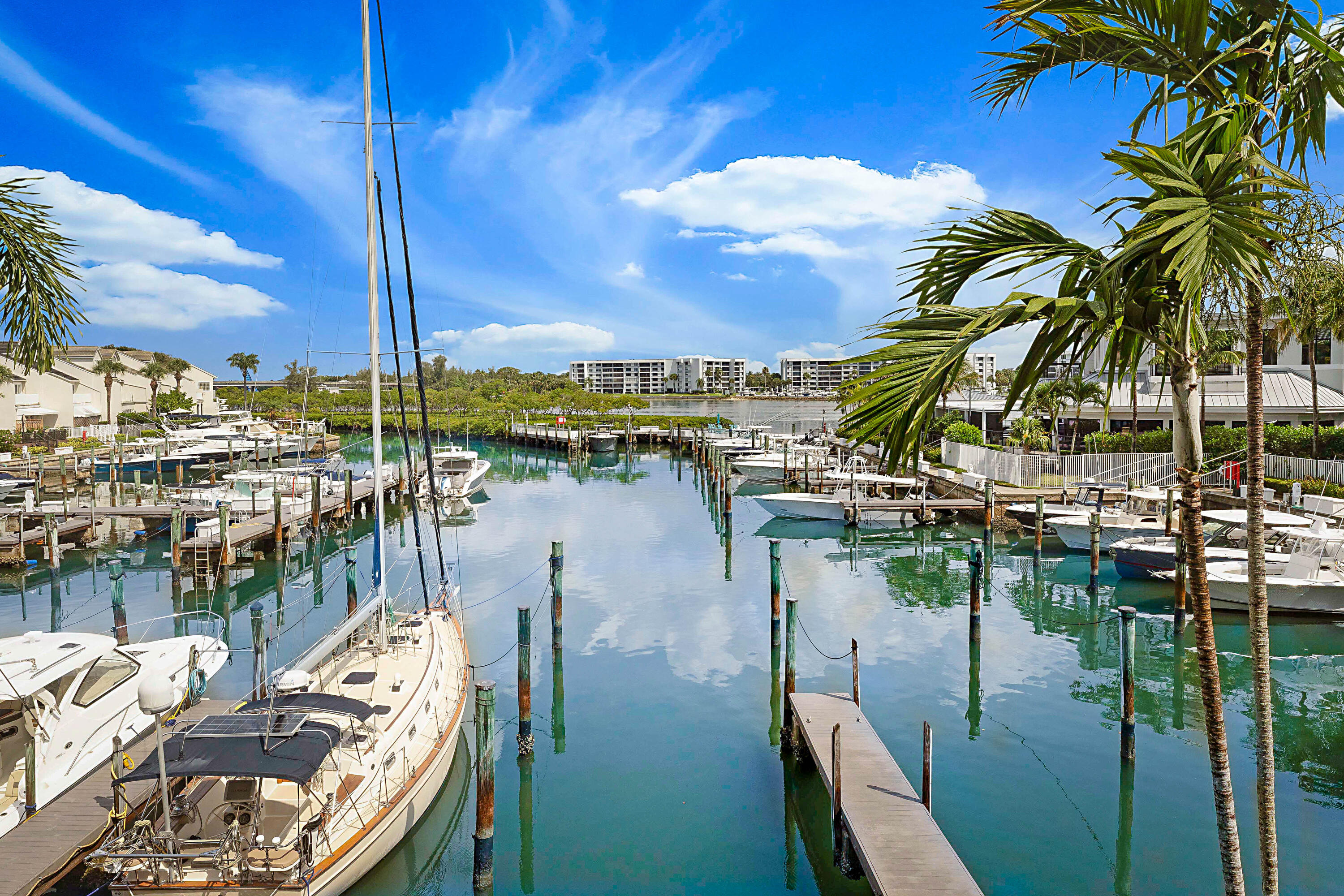 DOCKSIDE AT JUPITER HARBOUR - Residential