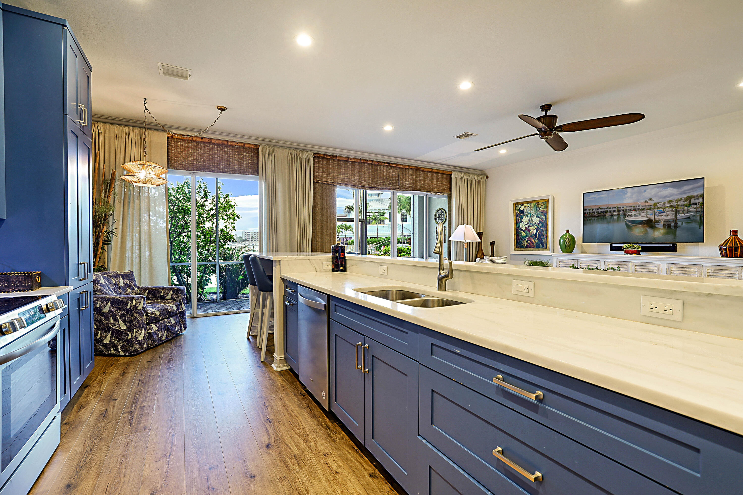 DOCKSIDE AT JUPITER HARBOUR - Residential