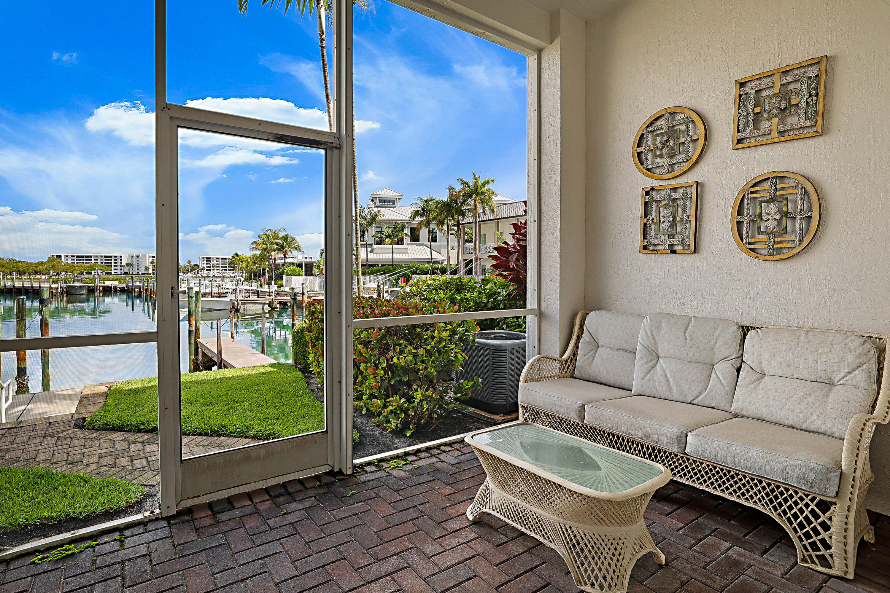 DOCKSIDE AT JUPITER HARBOUR - Residential