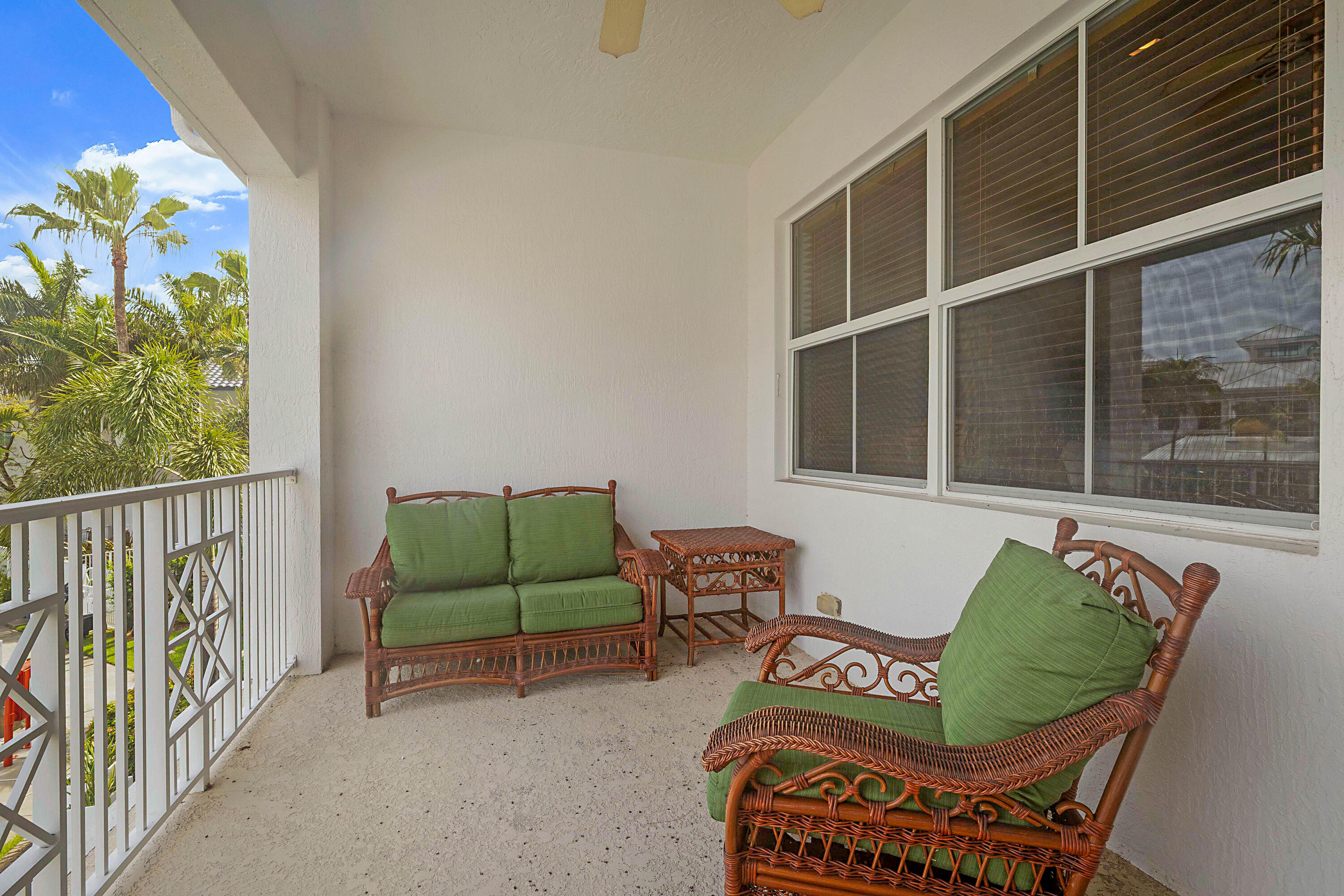 DOCKSIDE AT JUPITER HARBOUR - Residential