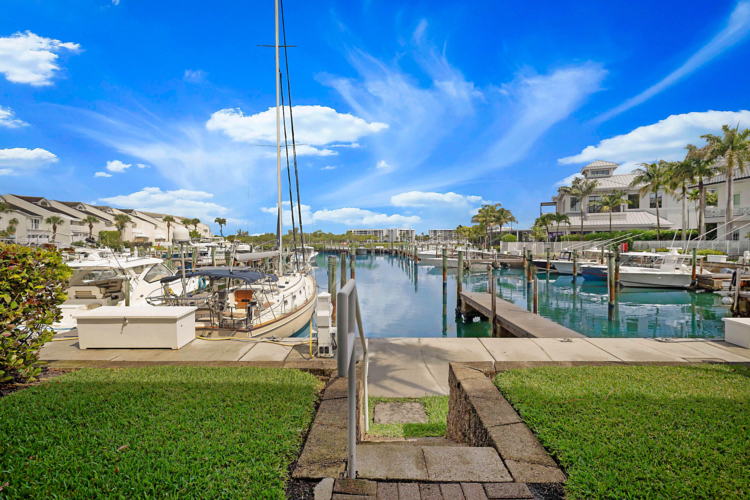 DOCKSIDE AT JUPITER HARBOUR - Residential