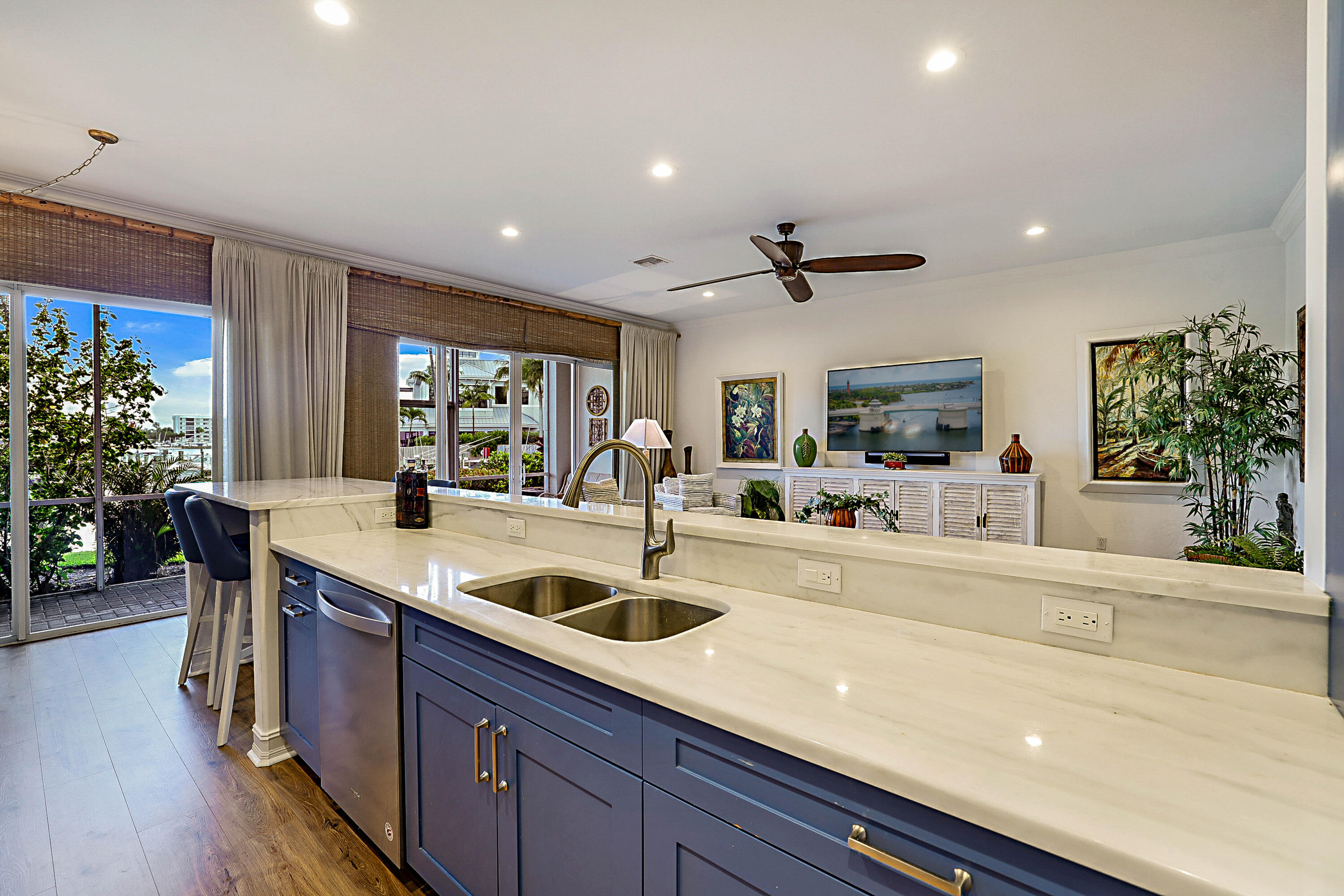 DOCKSIDE AT JUPITER HARBOUR - Residential