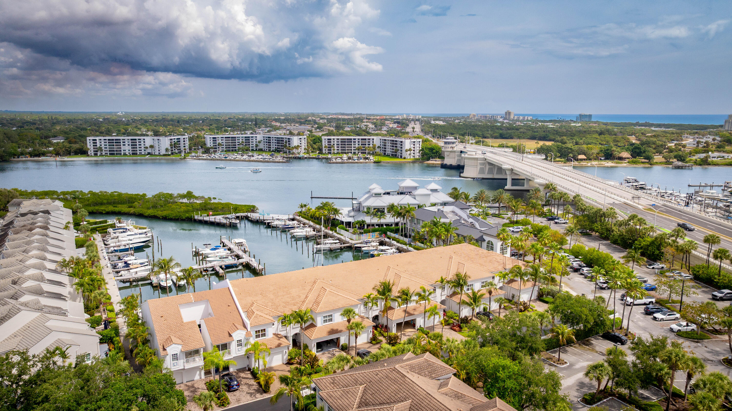 DOCKSIDE AT JUPITER HARBOUR - Residential