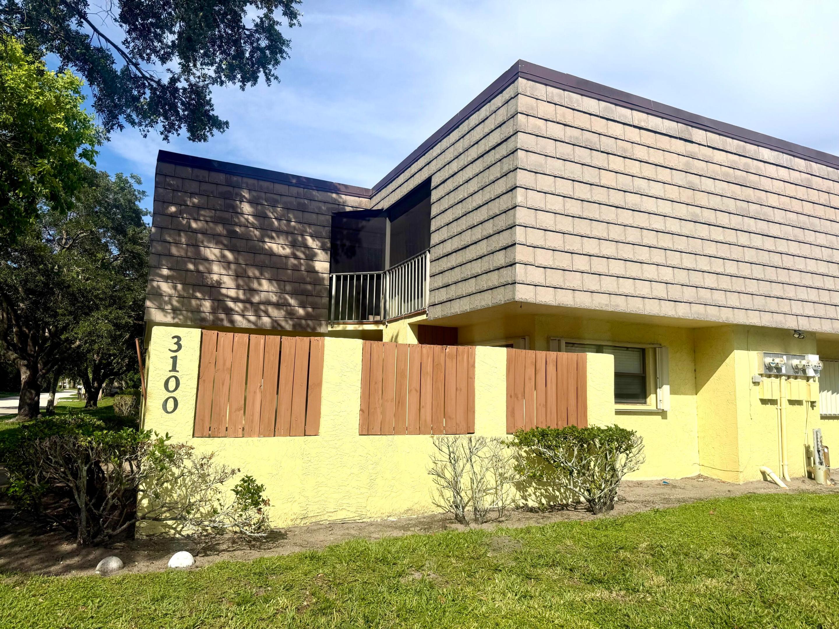 BROOK VILLAS - Residential