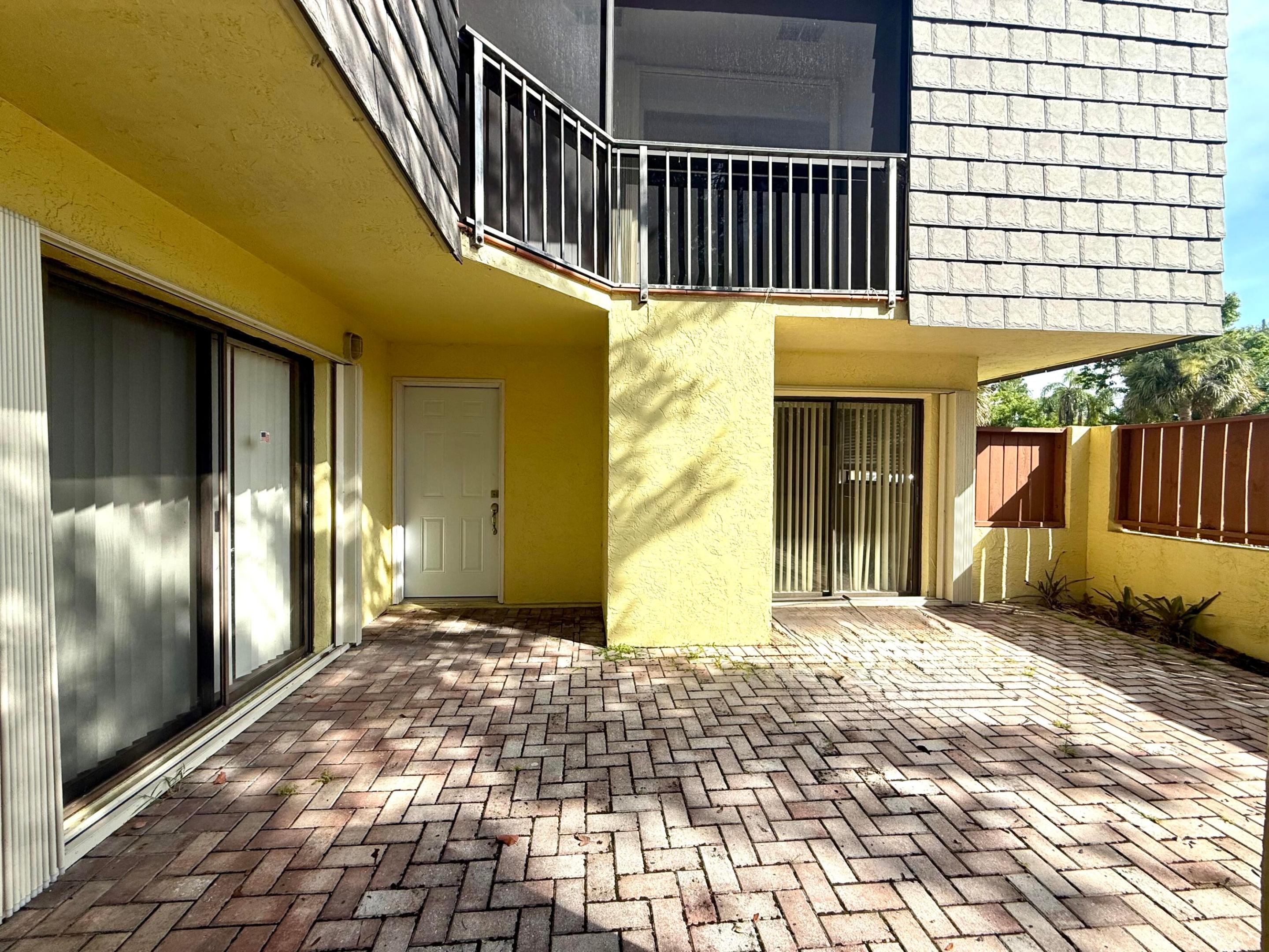 BROOK VILLAS - Residential