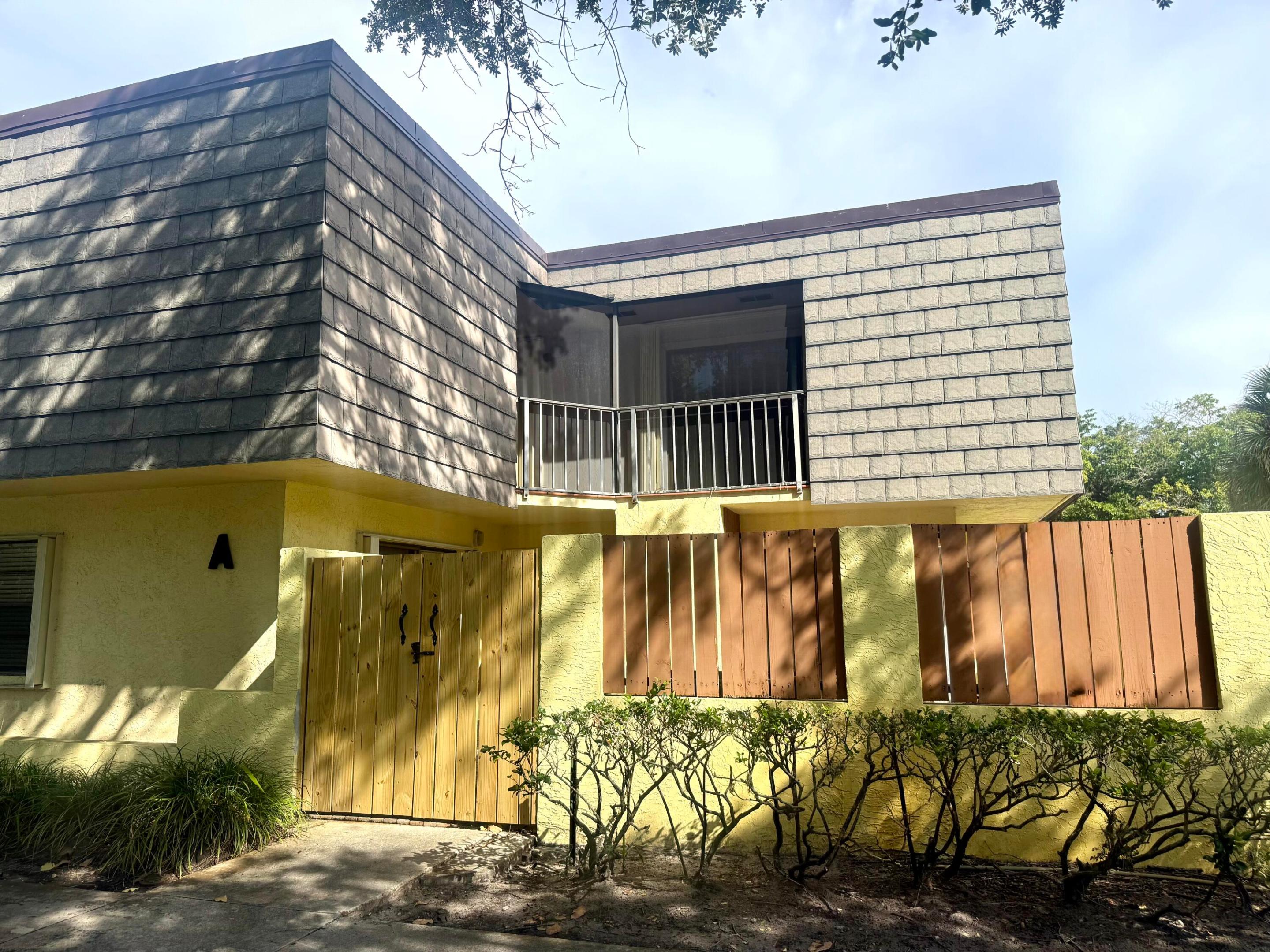 BROOK VILLAS - Residential