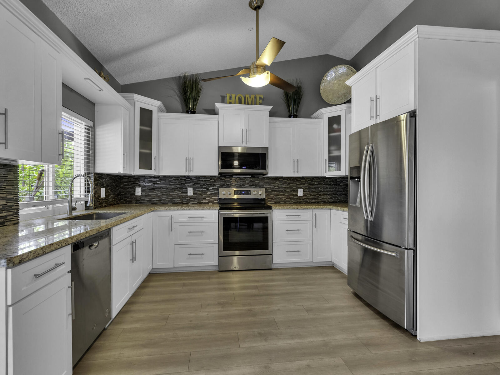 WAVERLY HUNDRED - Residential