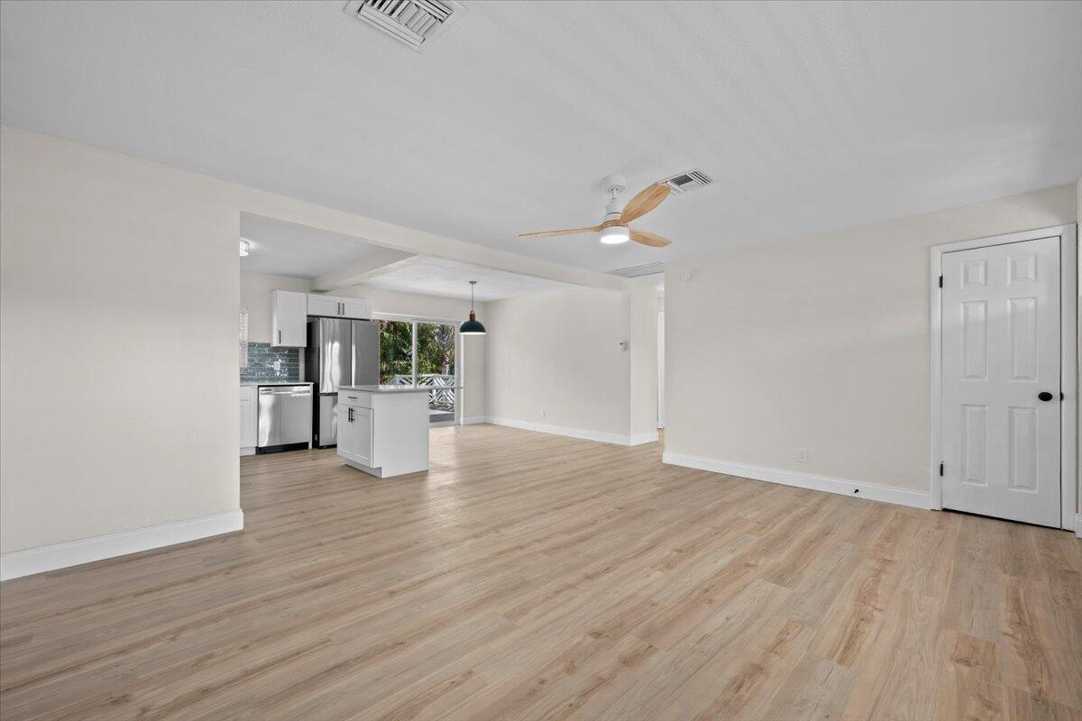 LAKE PARK MANOR - Residential
