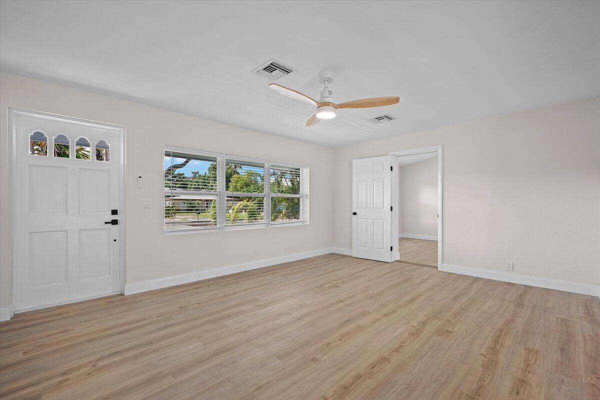 LAKE PARK MANOR - Residential