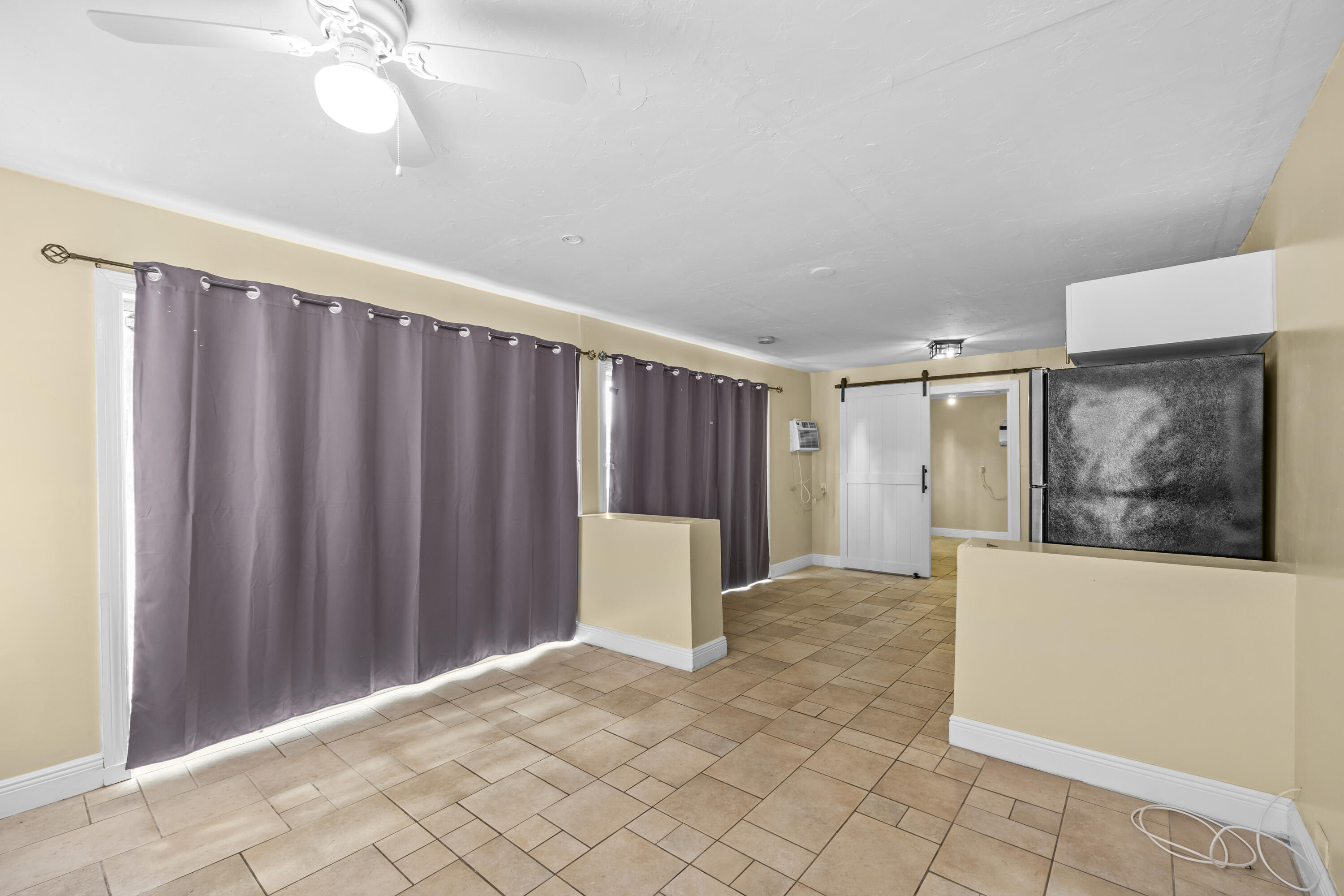 LAKEWOOD GARDENS 1 - Residential Lease