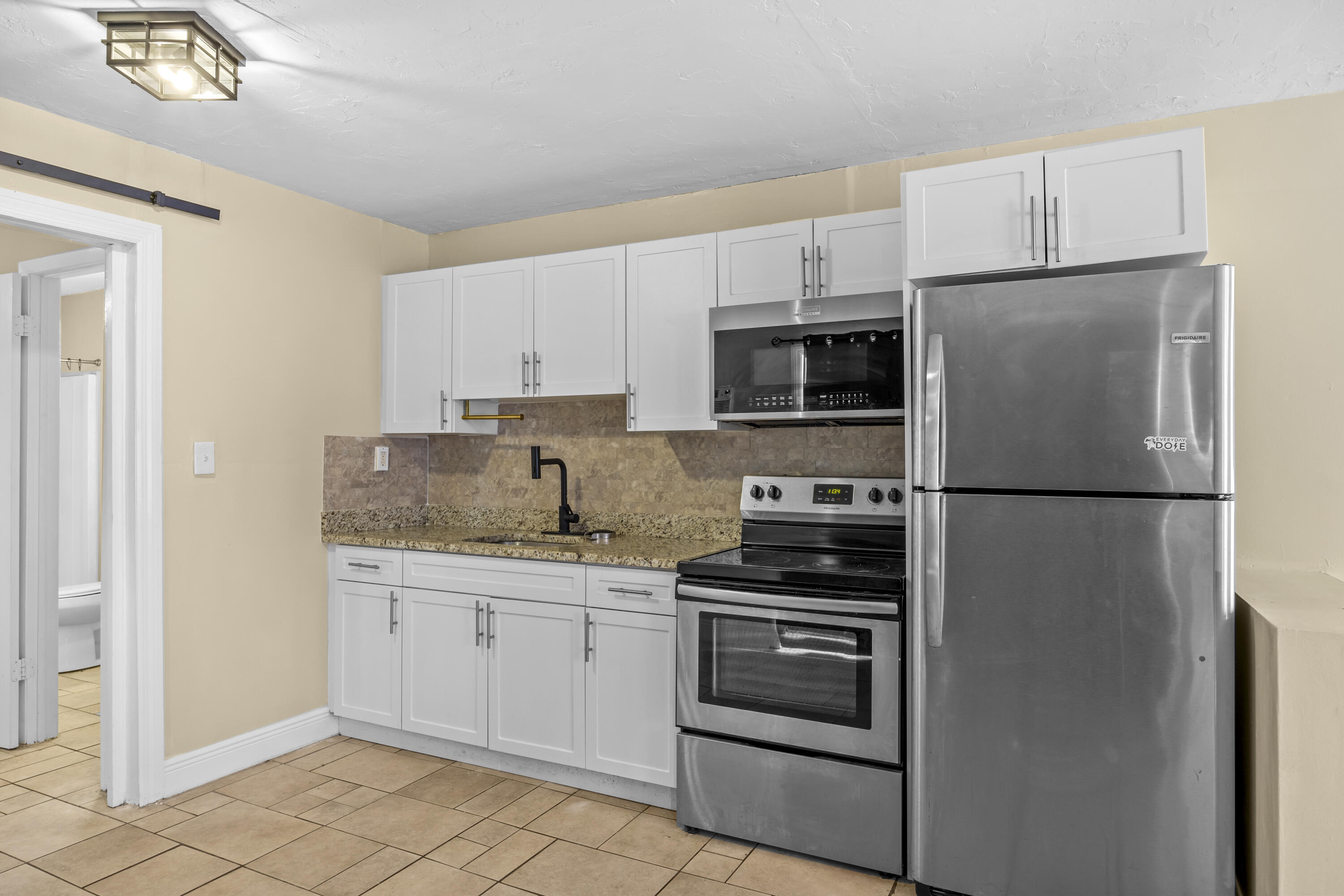 LAKEWOOD GARDENS 1 - Residential Lease
