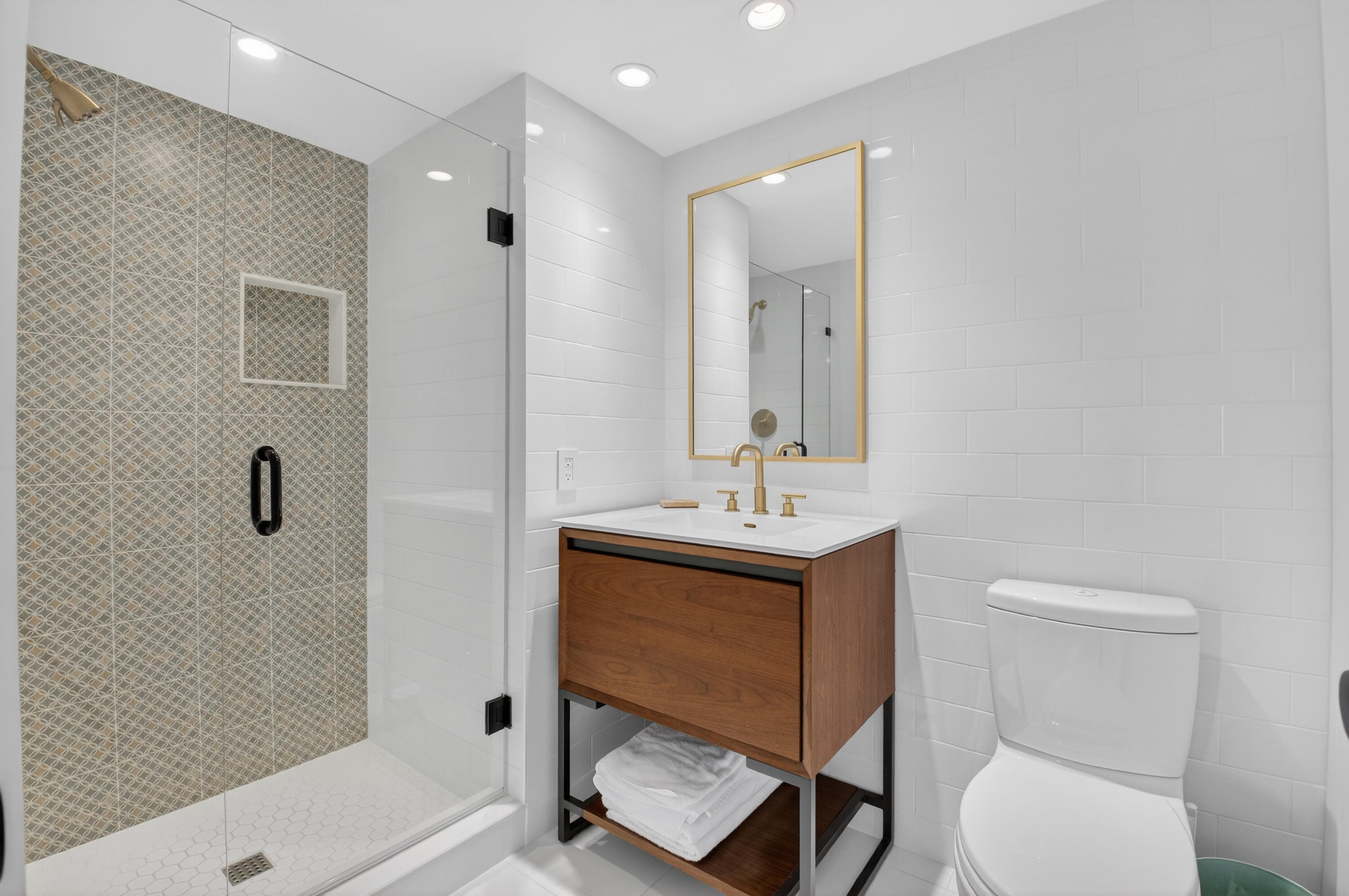 SOUTHPORT AT HUNTERS RUN CONDO - Residential
