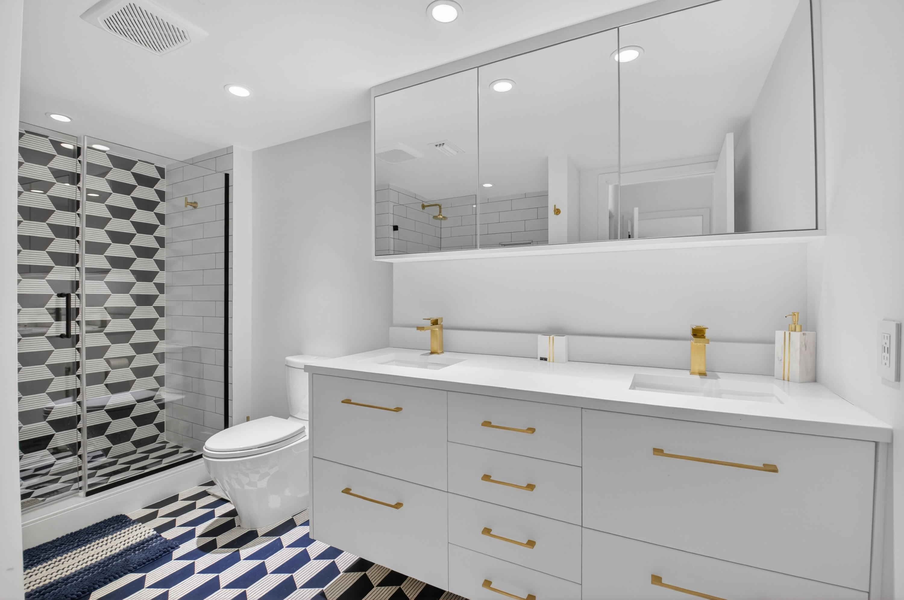 SOUTHPORT AT HUNTERS RUN CONDO - Residential