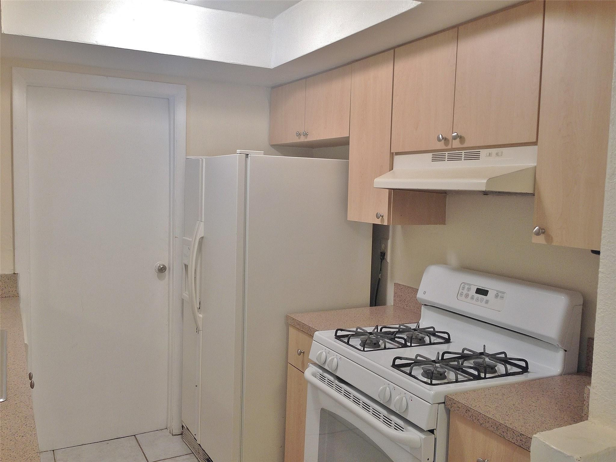 SUNRISE GOLF VILLAGE - Residential Lease