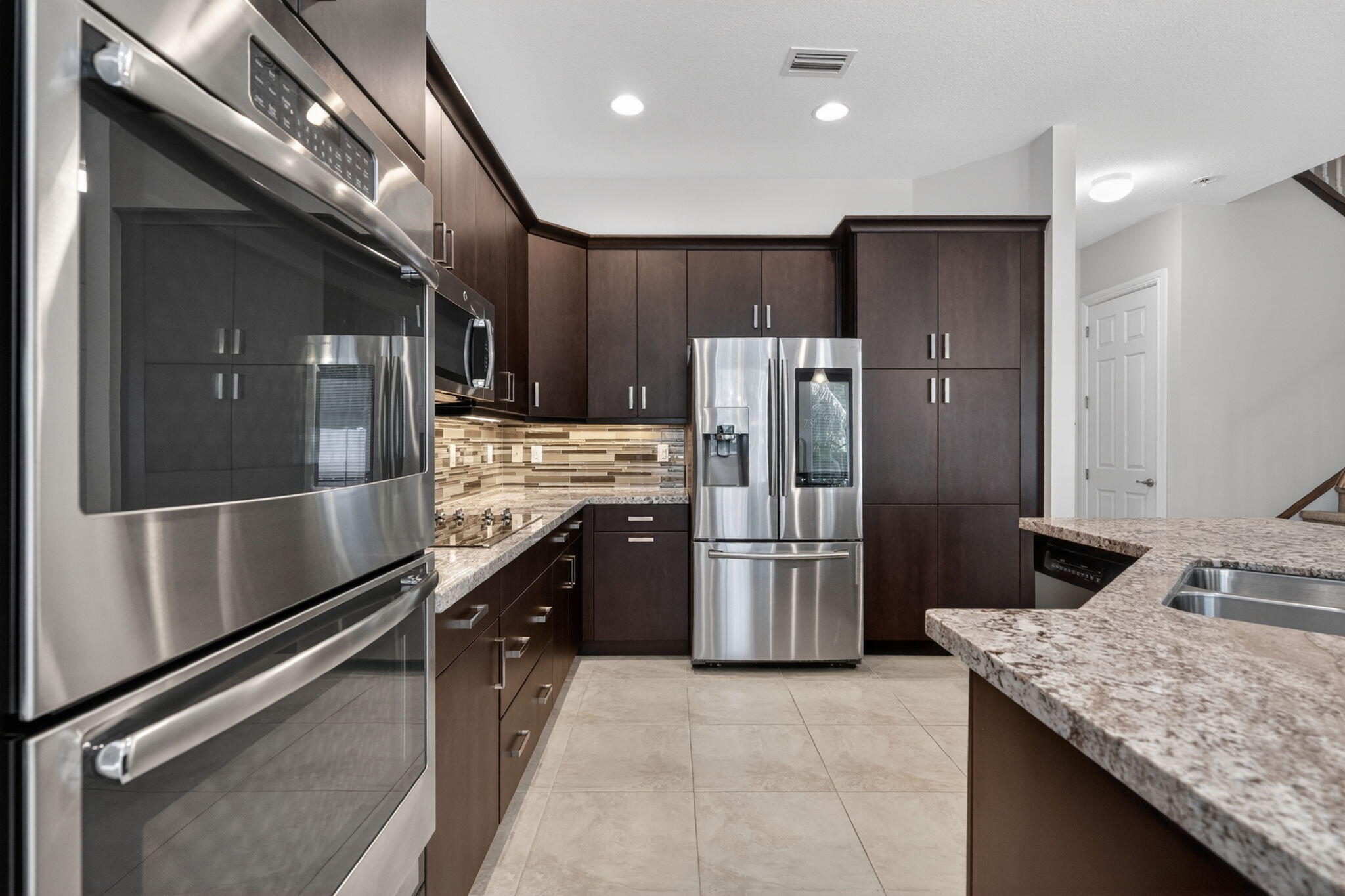 HAMPTON COVE CONDO - Residential Lease
