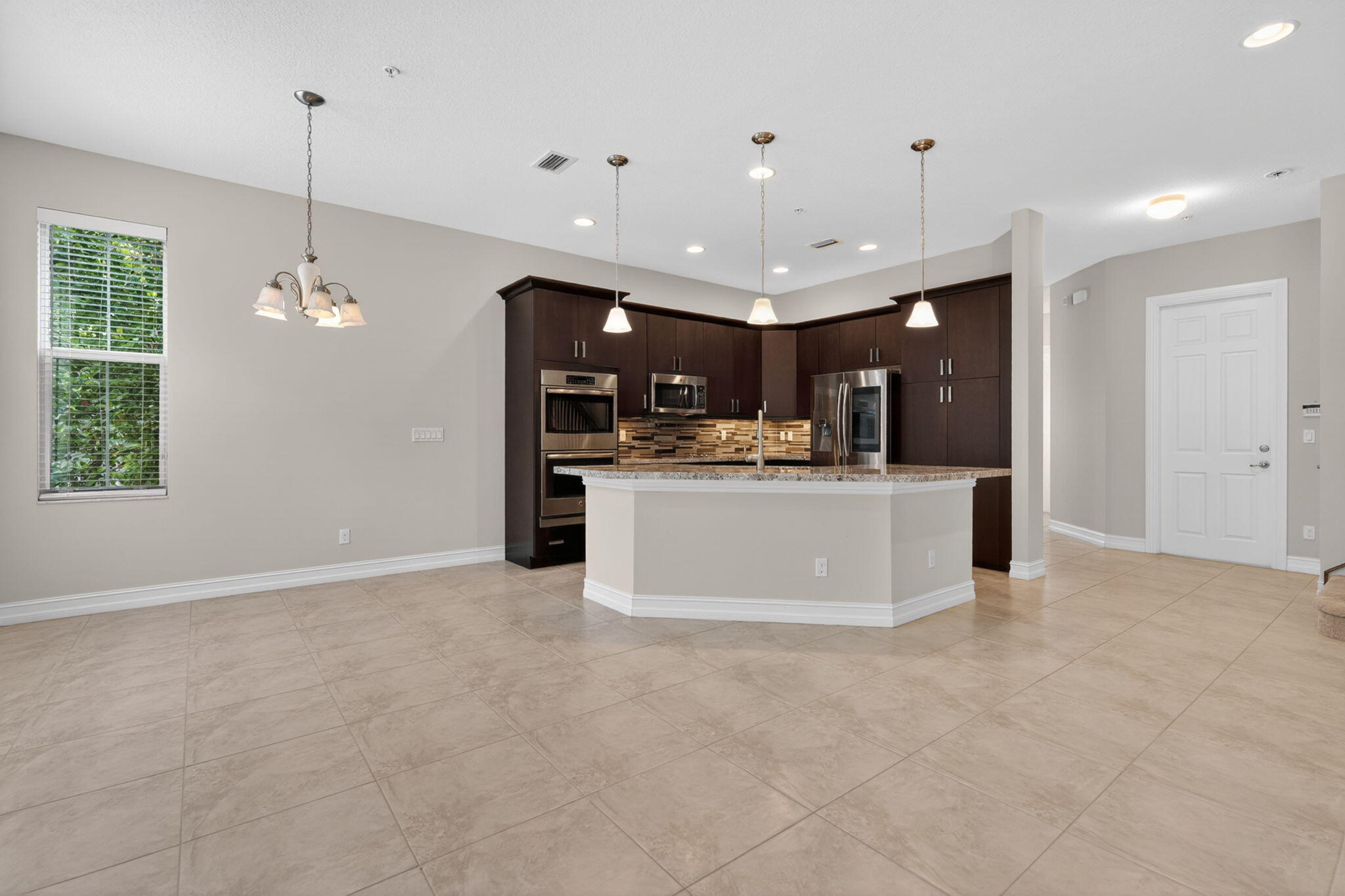 HAMPTON COVE CONDO - Residential Lease