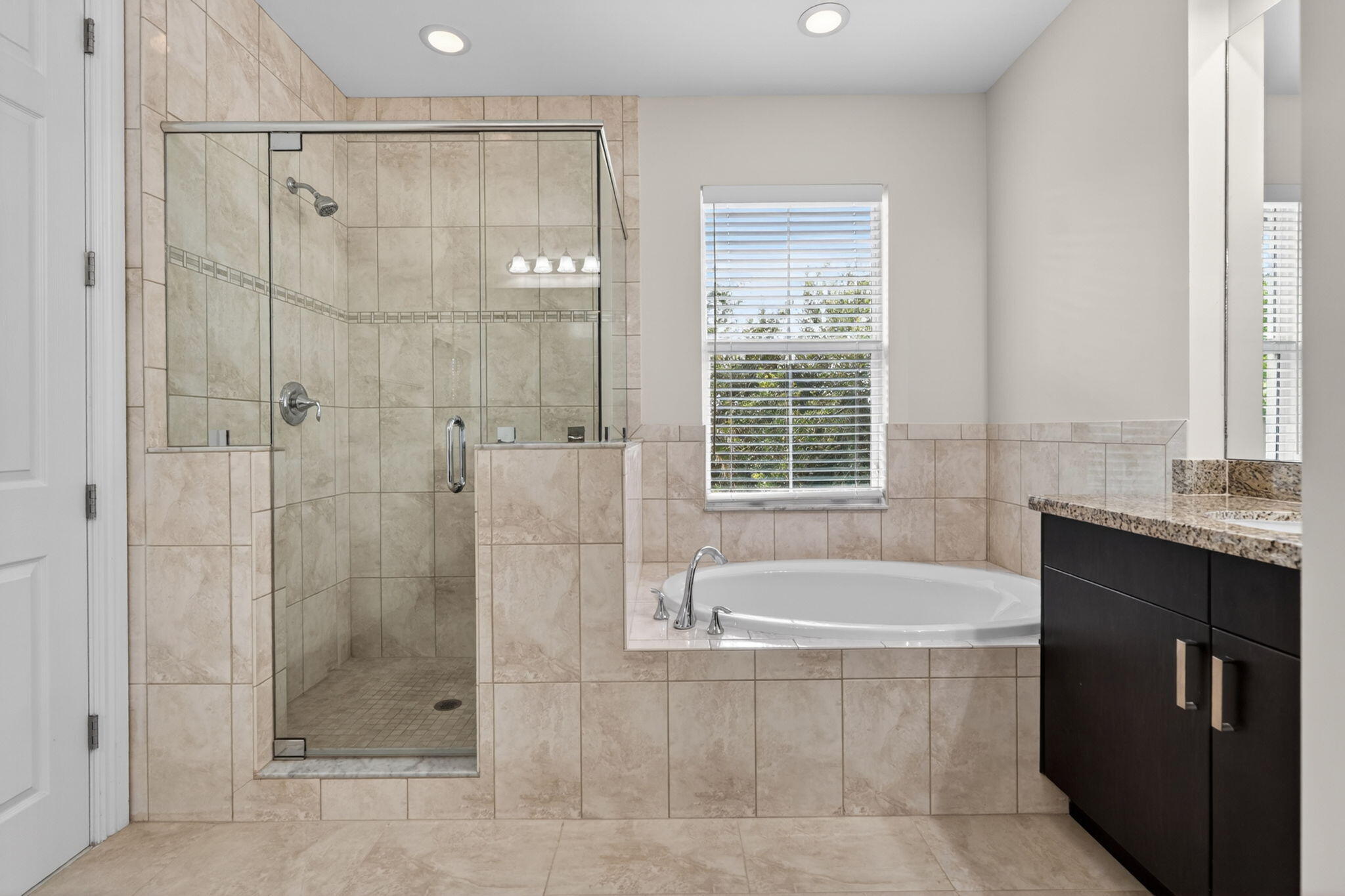 HAMPTON COVE CONDO - Residential Lease