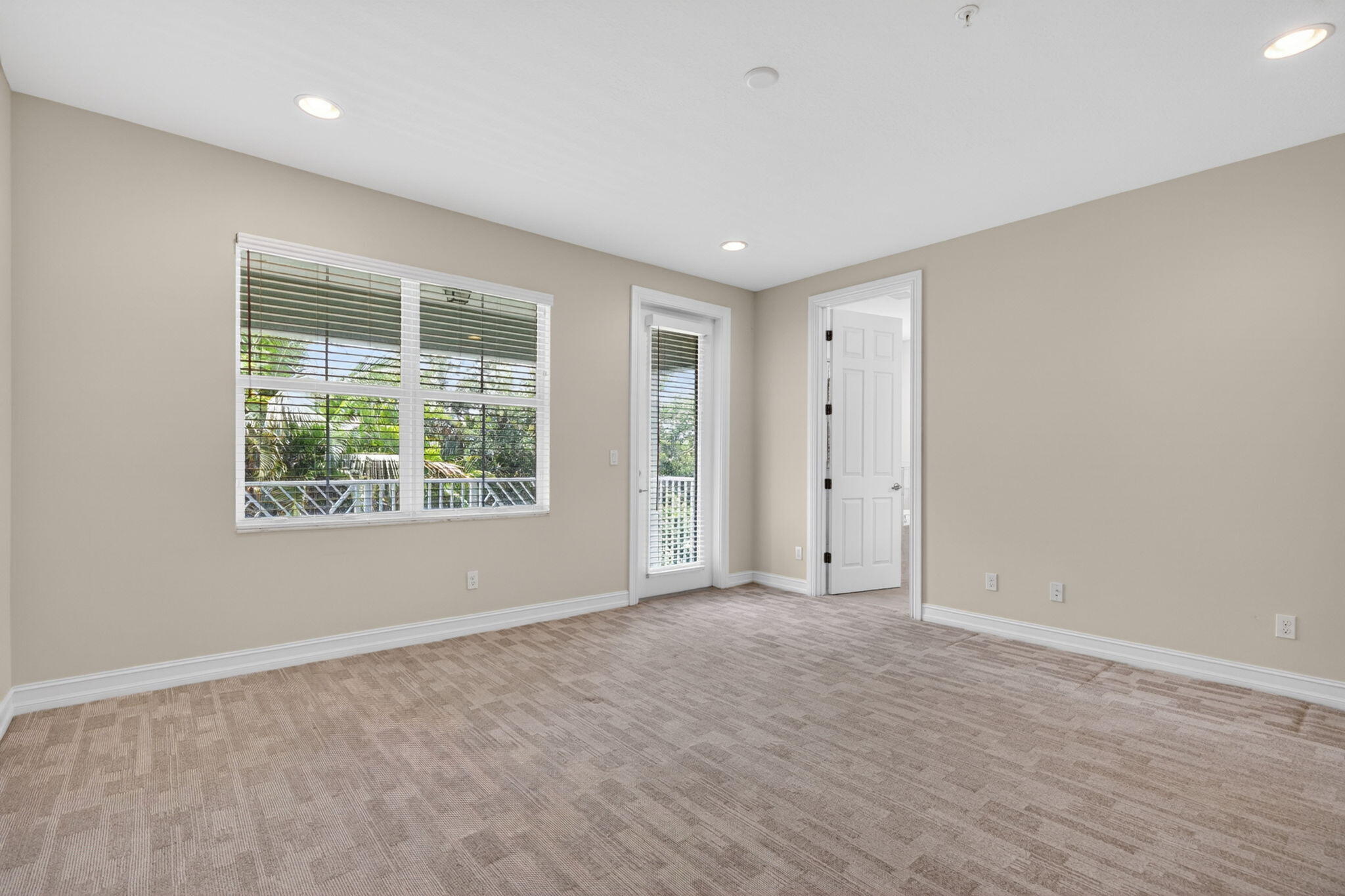 HAMPTON COVE CONDO - Residential Lease