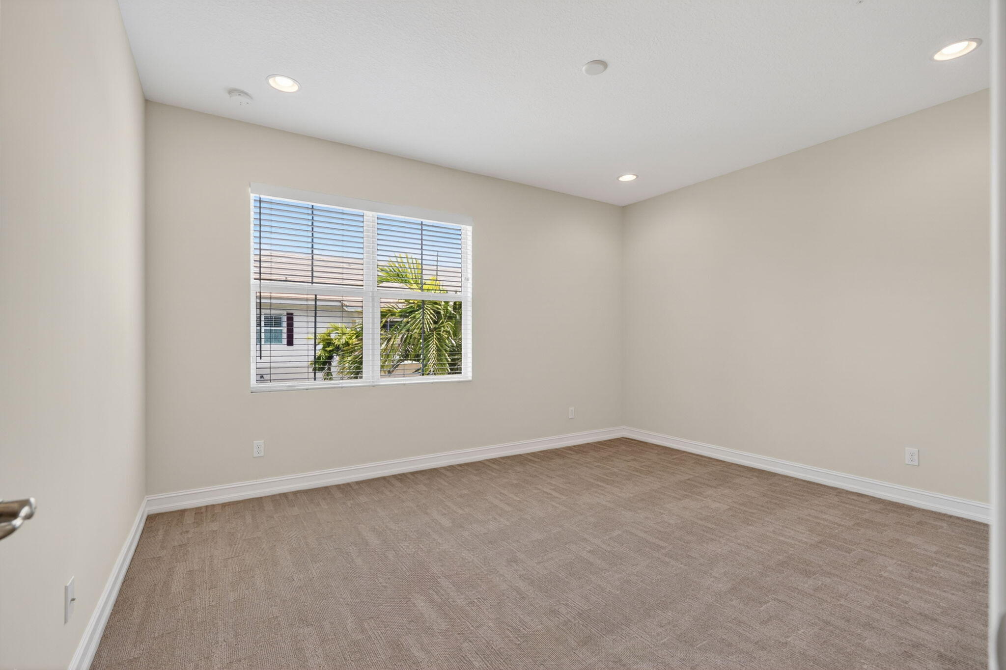 HAMPTON COVE CONDO - Residential Lease