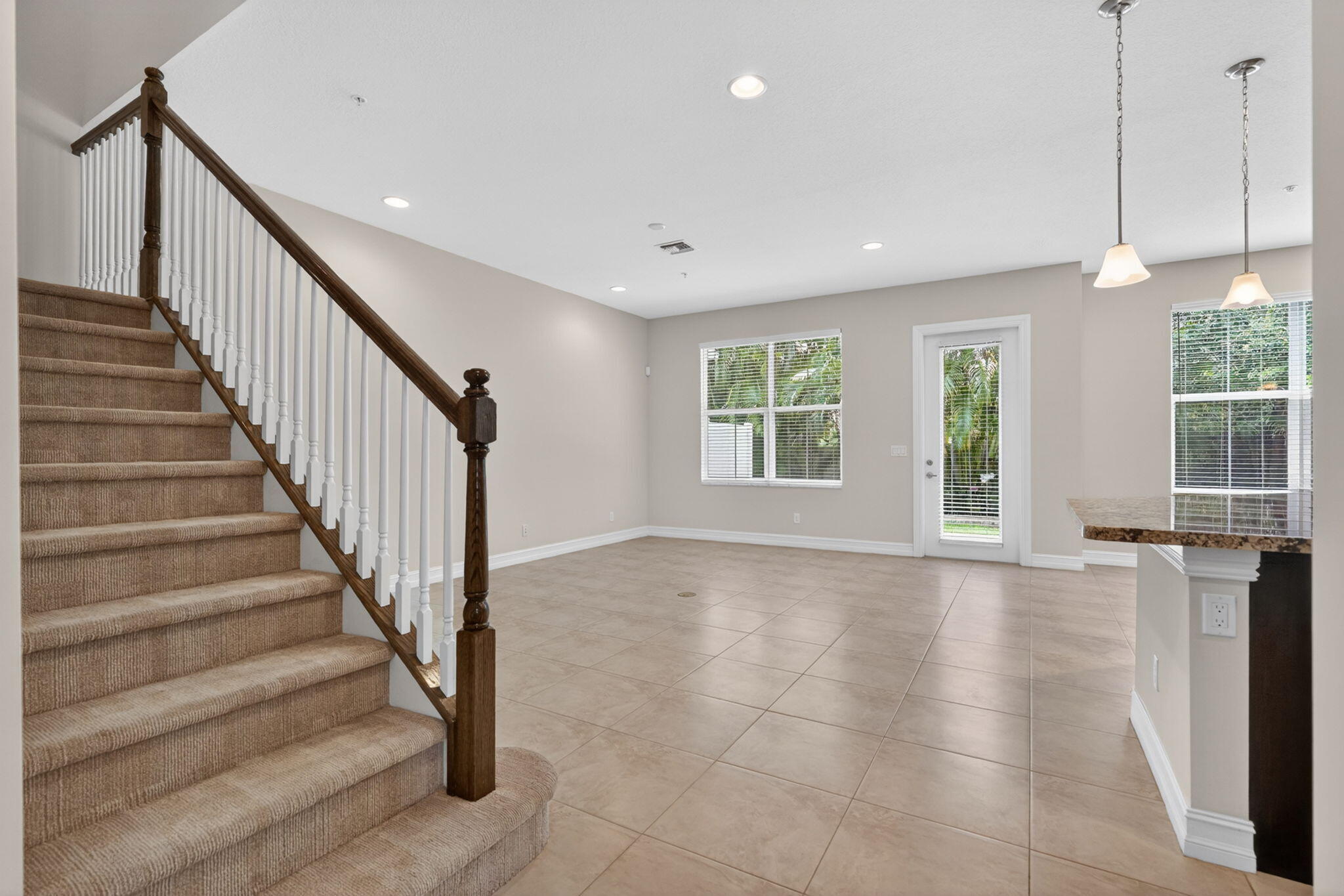 HAMPTON COVE CONDO - Residential Lease