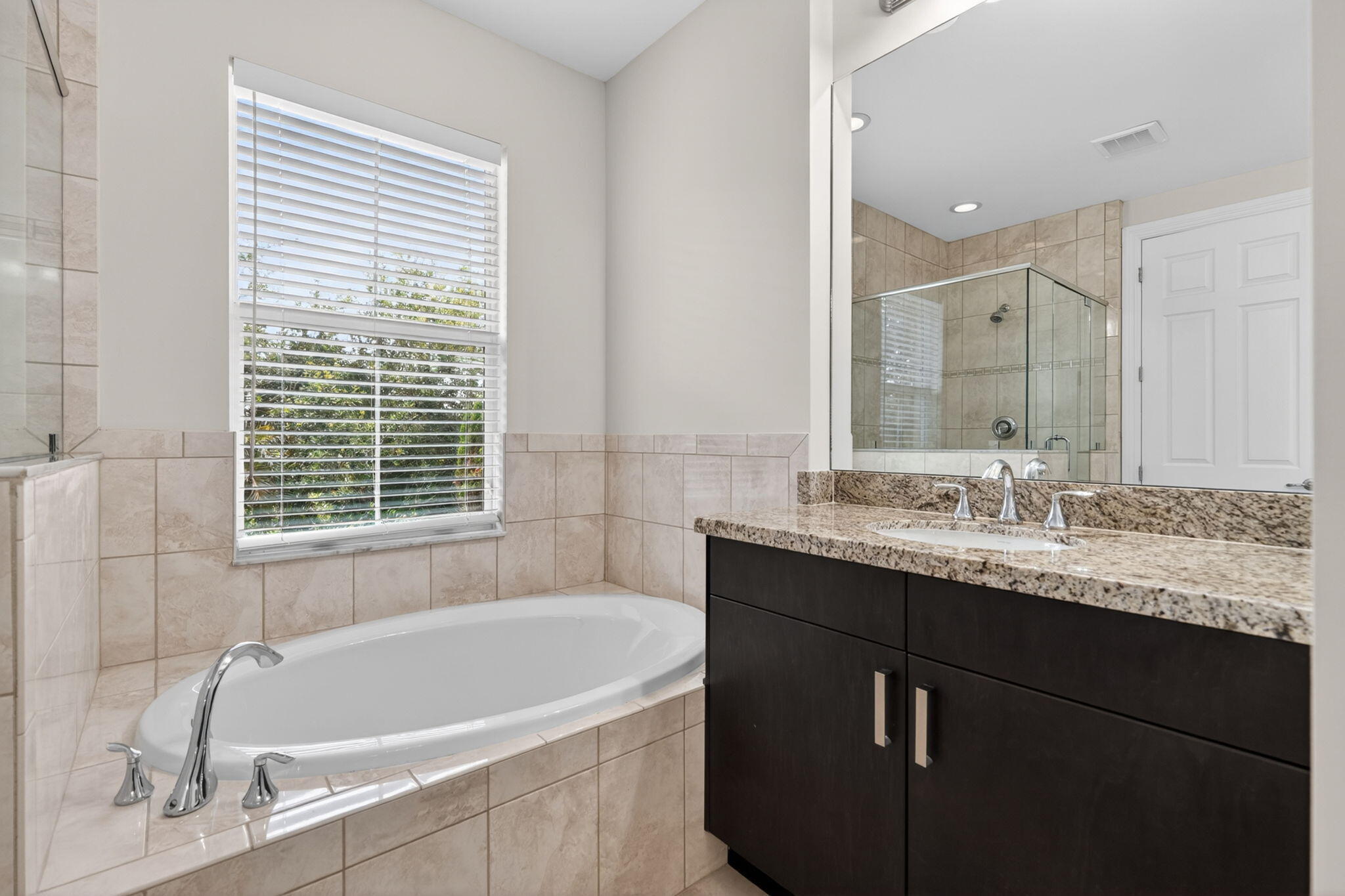 HAMPTON COVE CONDO - Residential Lease