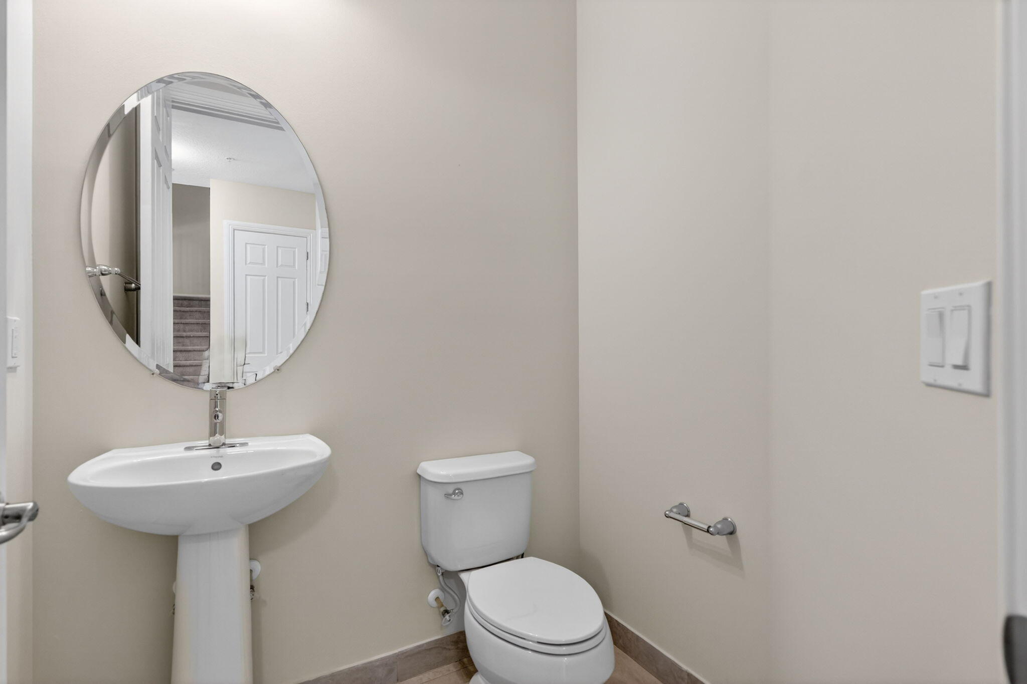 HAMPTON COVE CONDO - Residential Lease