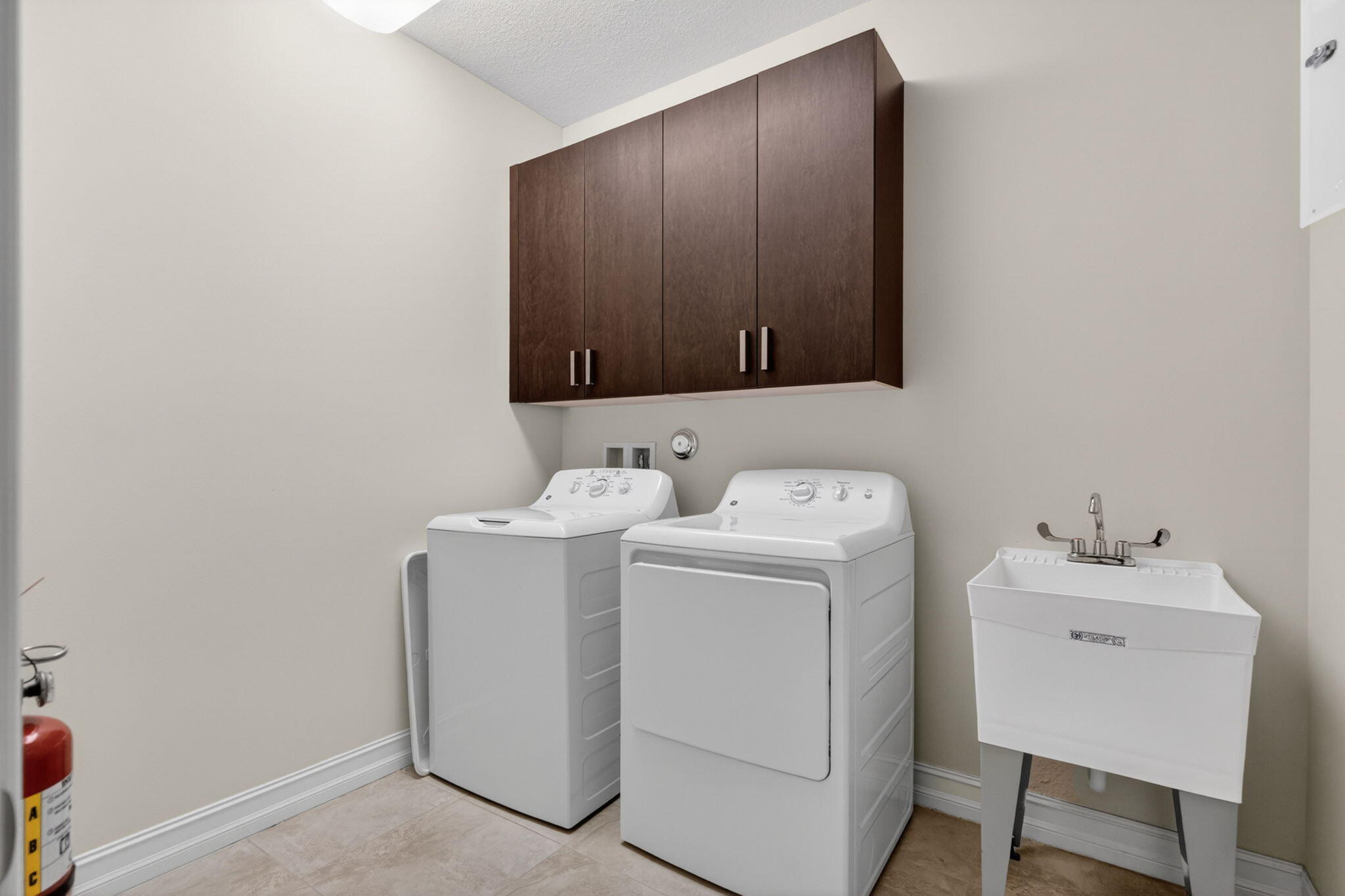 HAMPTON COVE CONDO - Residential Lease