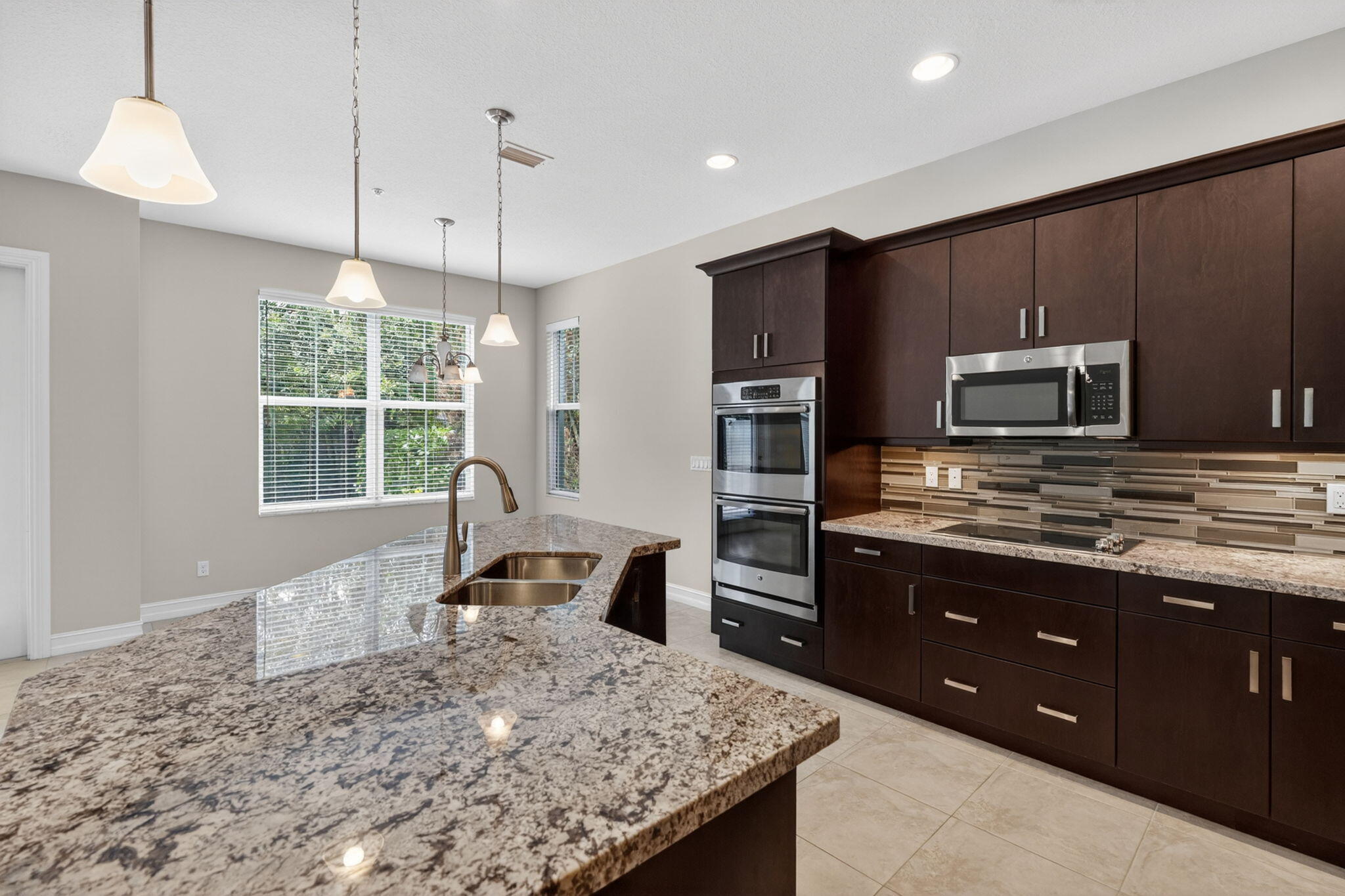 HAMPTON COVE CONDO - Residential Lease