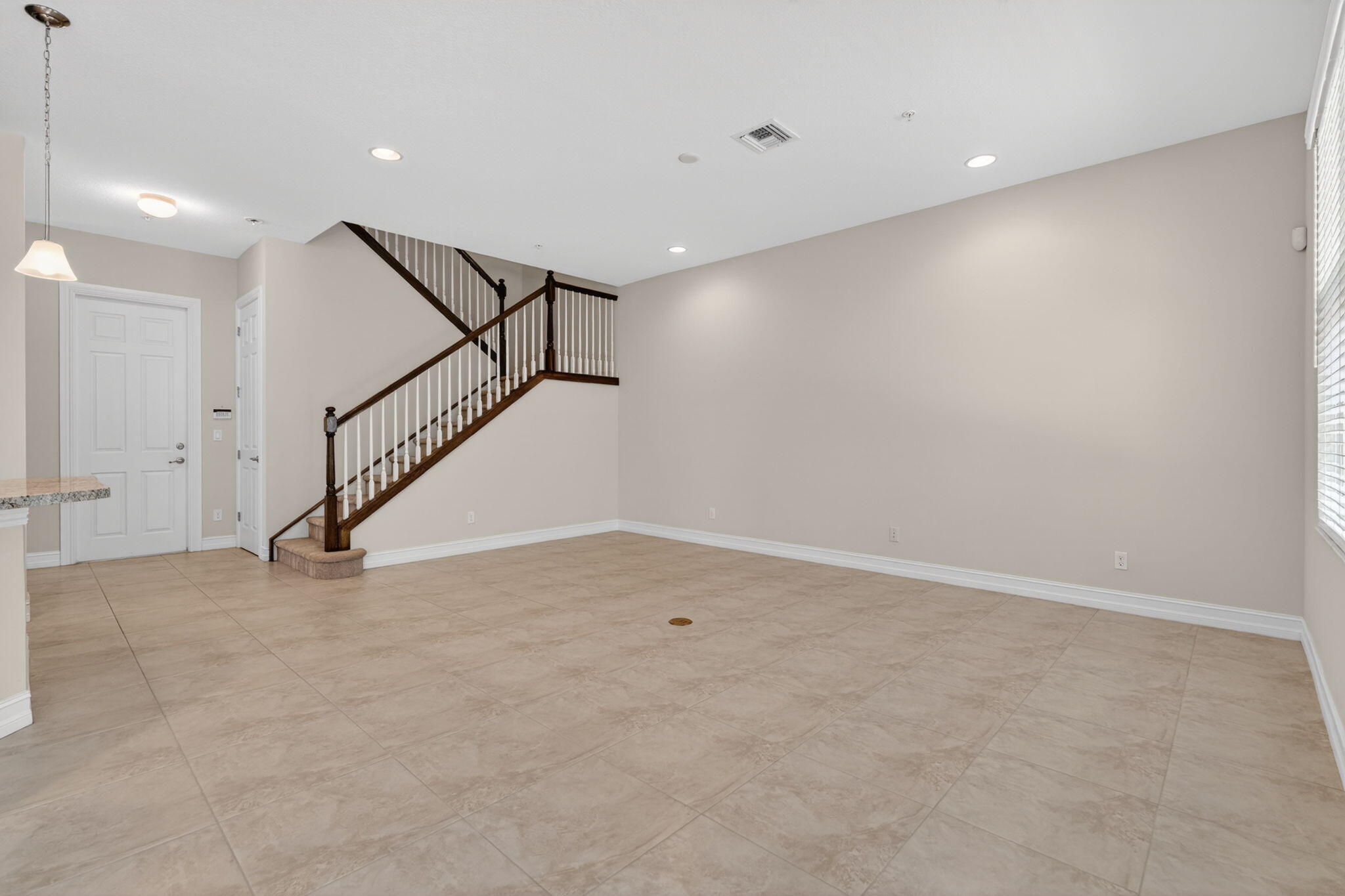 HAMPTON COVE CONDO - Residential Lease