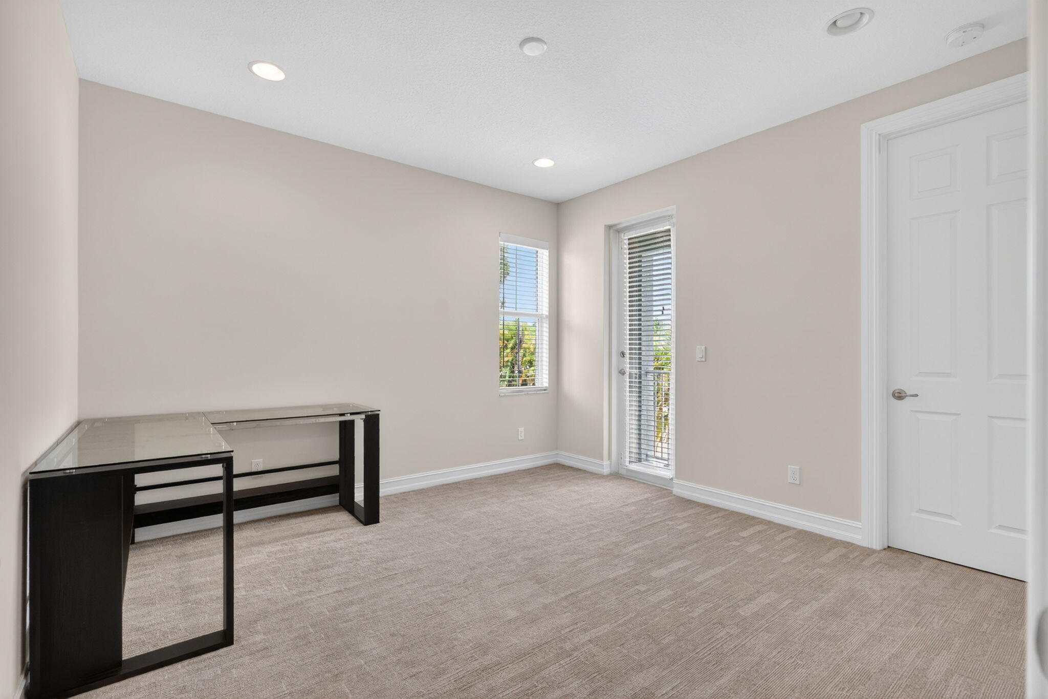 HAMPTON COVE CONDO - Residential Lease