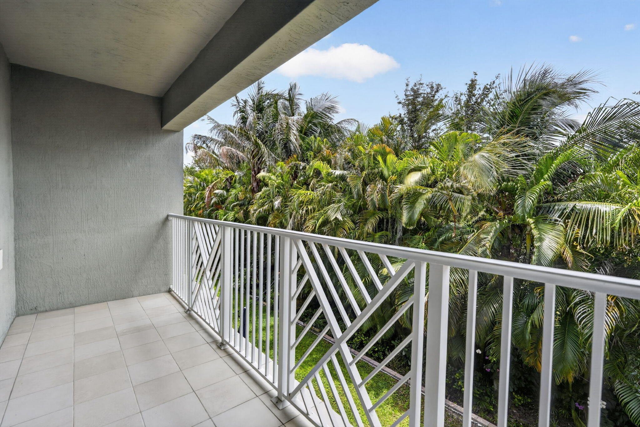 HAMPTON COVE CONDO - Residential Lease