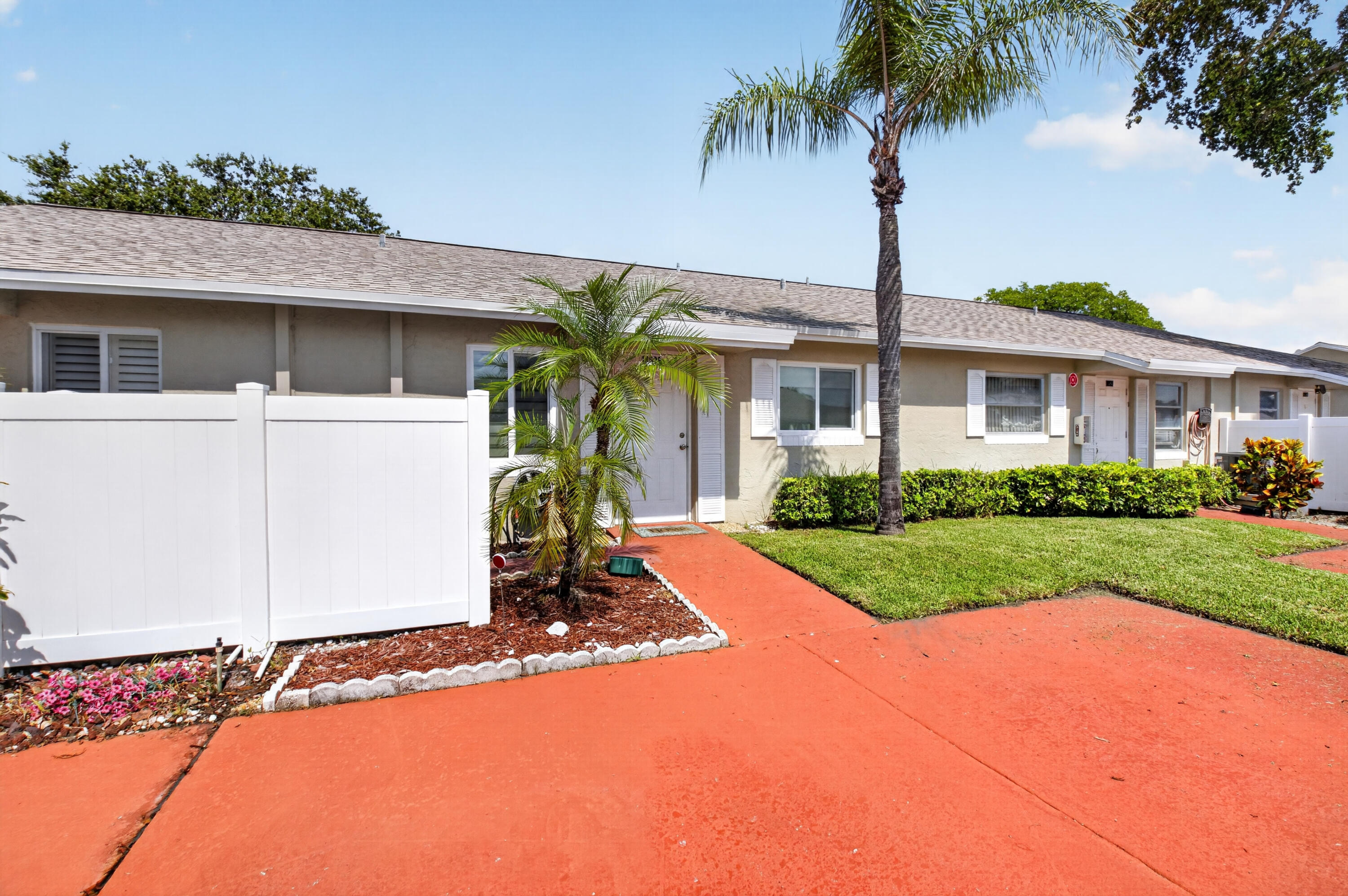 WHISPER WALK /GREENLEAF - Residential