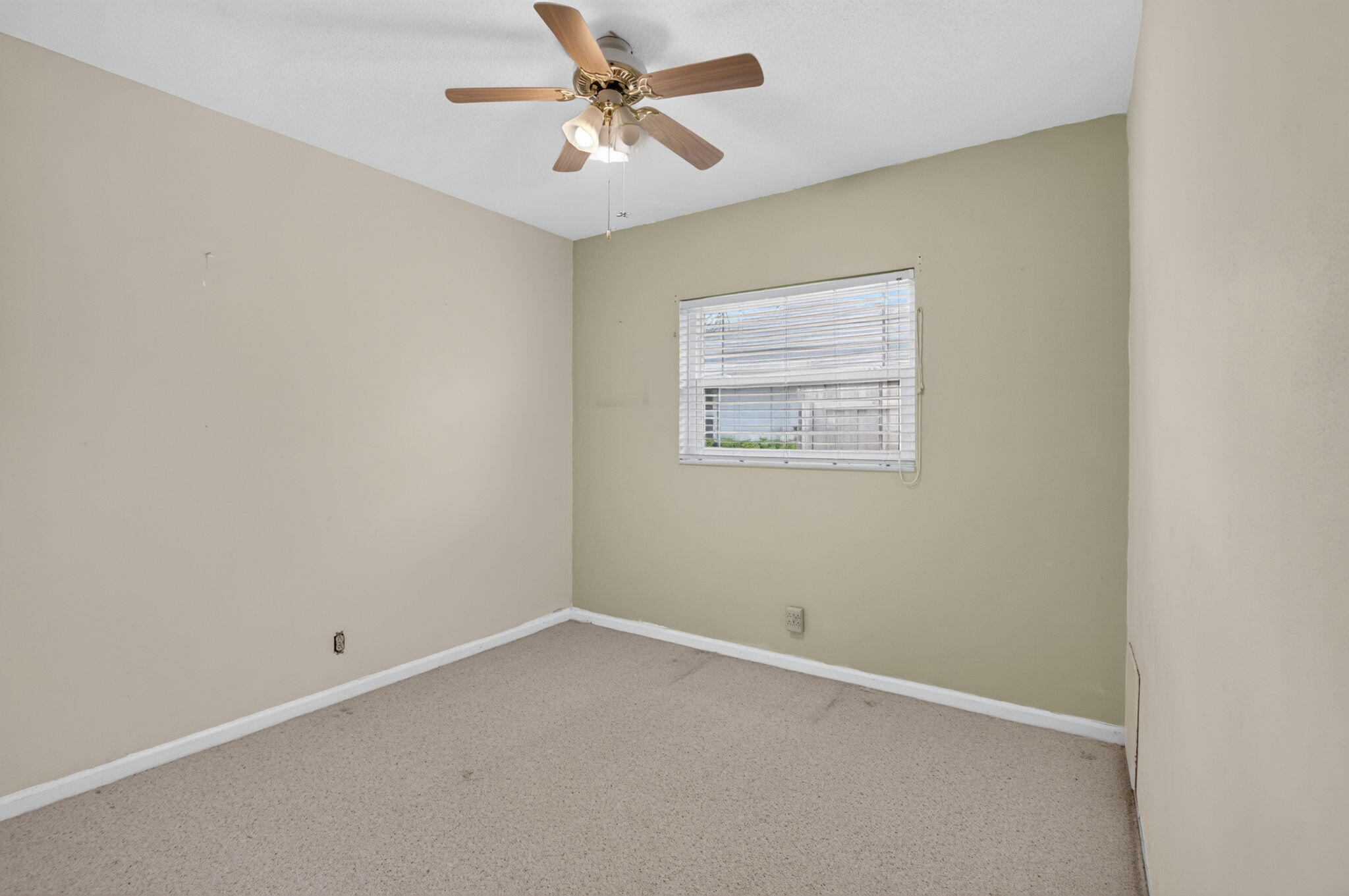 BOCA RATON SQUARE UNIT 1 - Residential